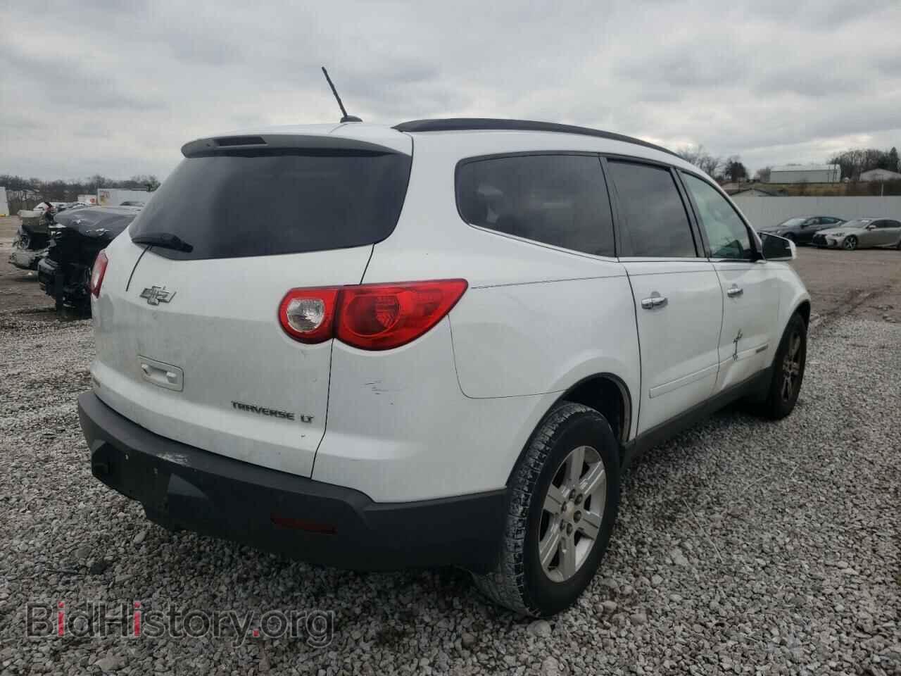 2009 CHEVROLET TRAVERSE - VIN: 1GNER23D69S115104 - Фото 4
