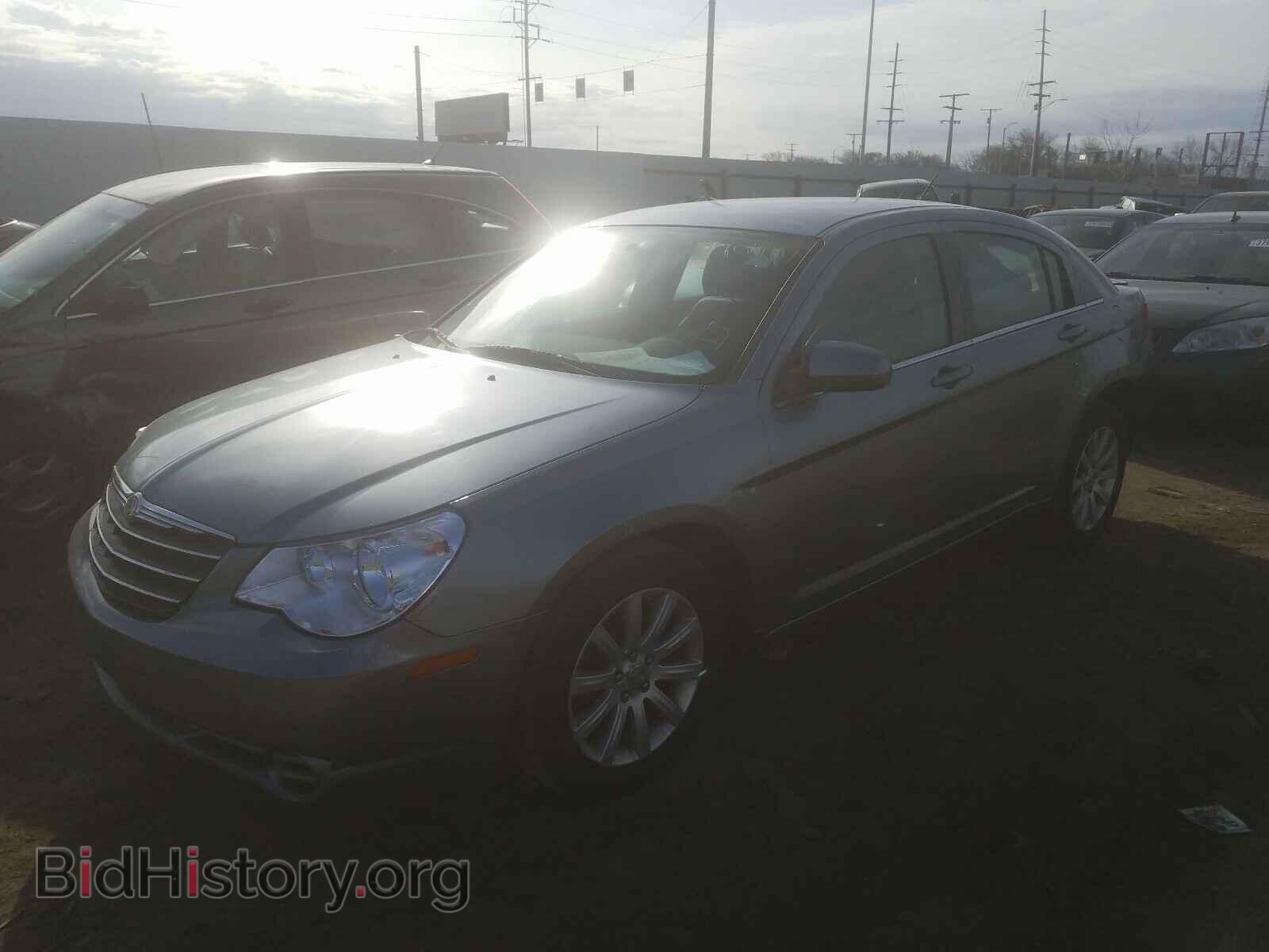 2010 CHRYSLER SEBRING - VIN: 1C3CC5FB3AN180769 - Фото 2
