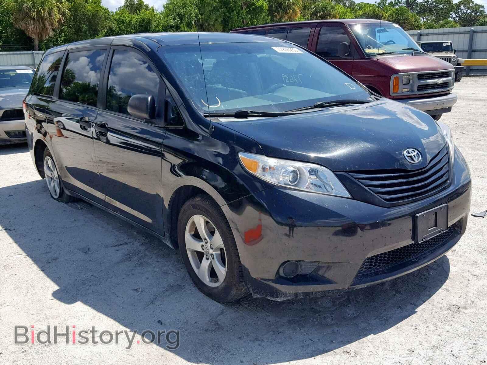 Photo 5TDZK3DC2DS392005 - TOYOTA SIENNA 2013