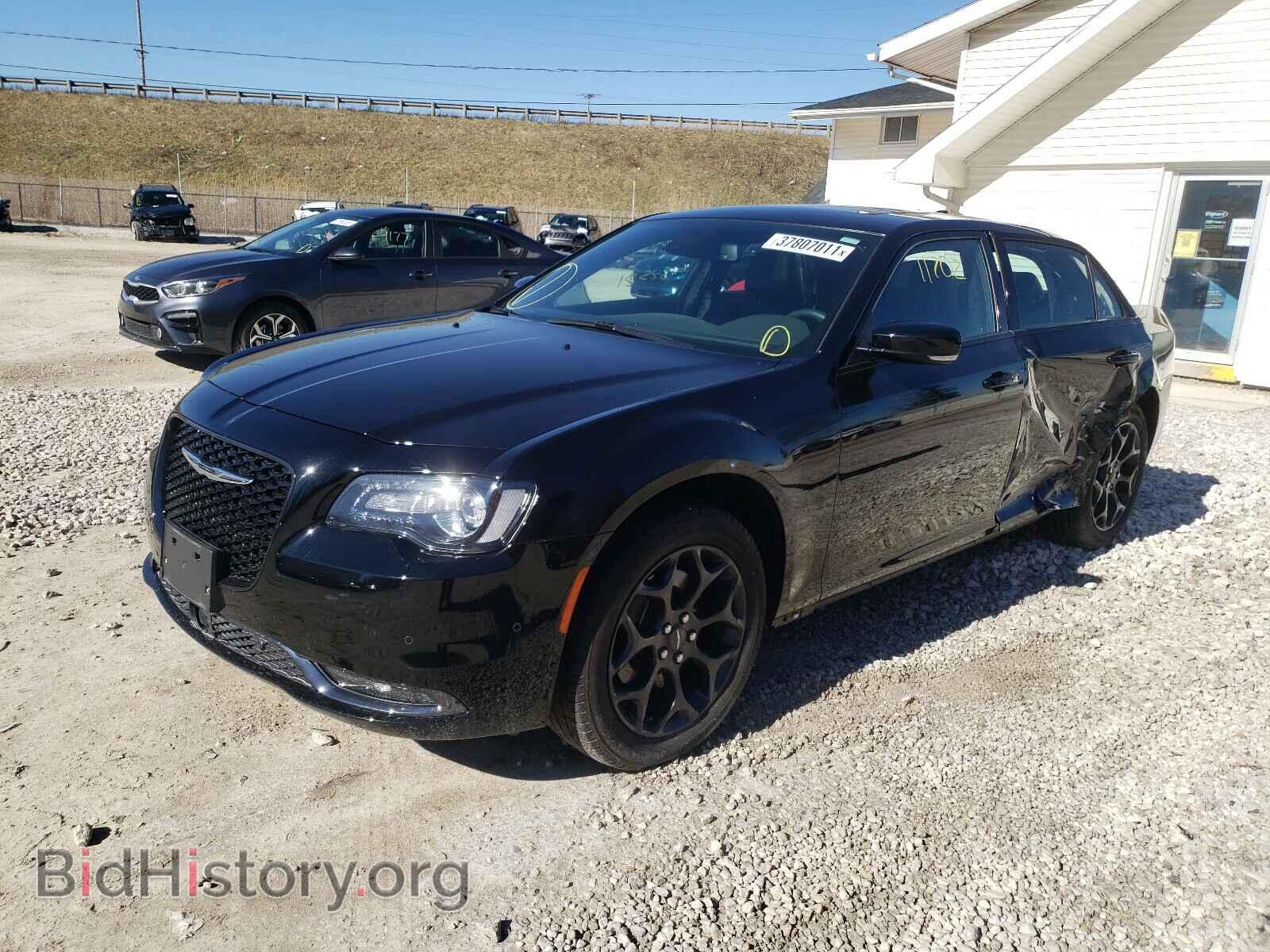 2019 CHRYSLER 300 - VIN: 2C3CCAGG5KH651608 - Фото 2
