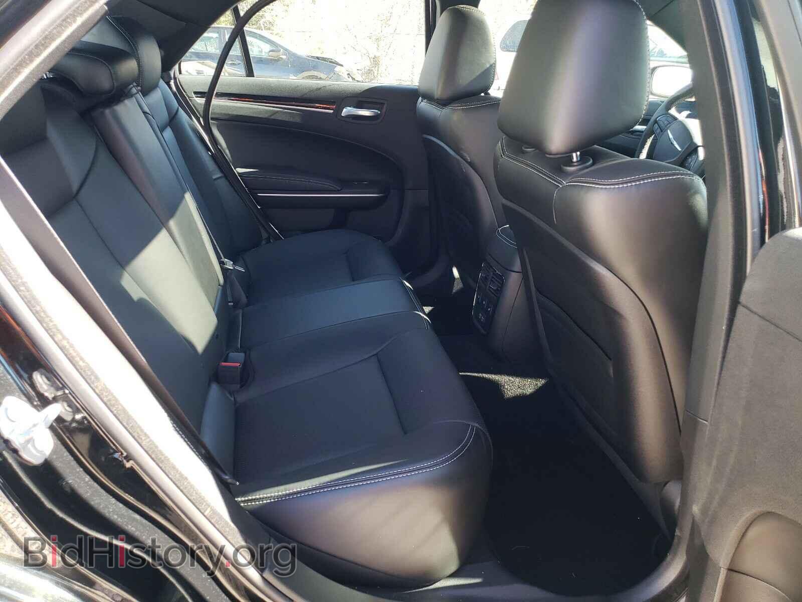 2019 CHRYSLER 300 - VIN: 2C3CCAGG5KH651608 - Фото 6