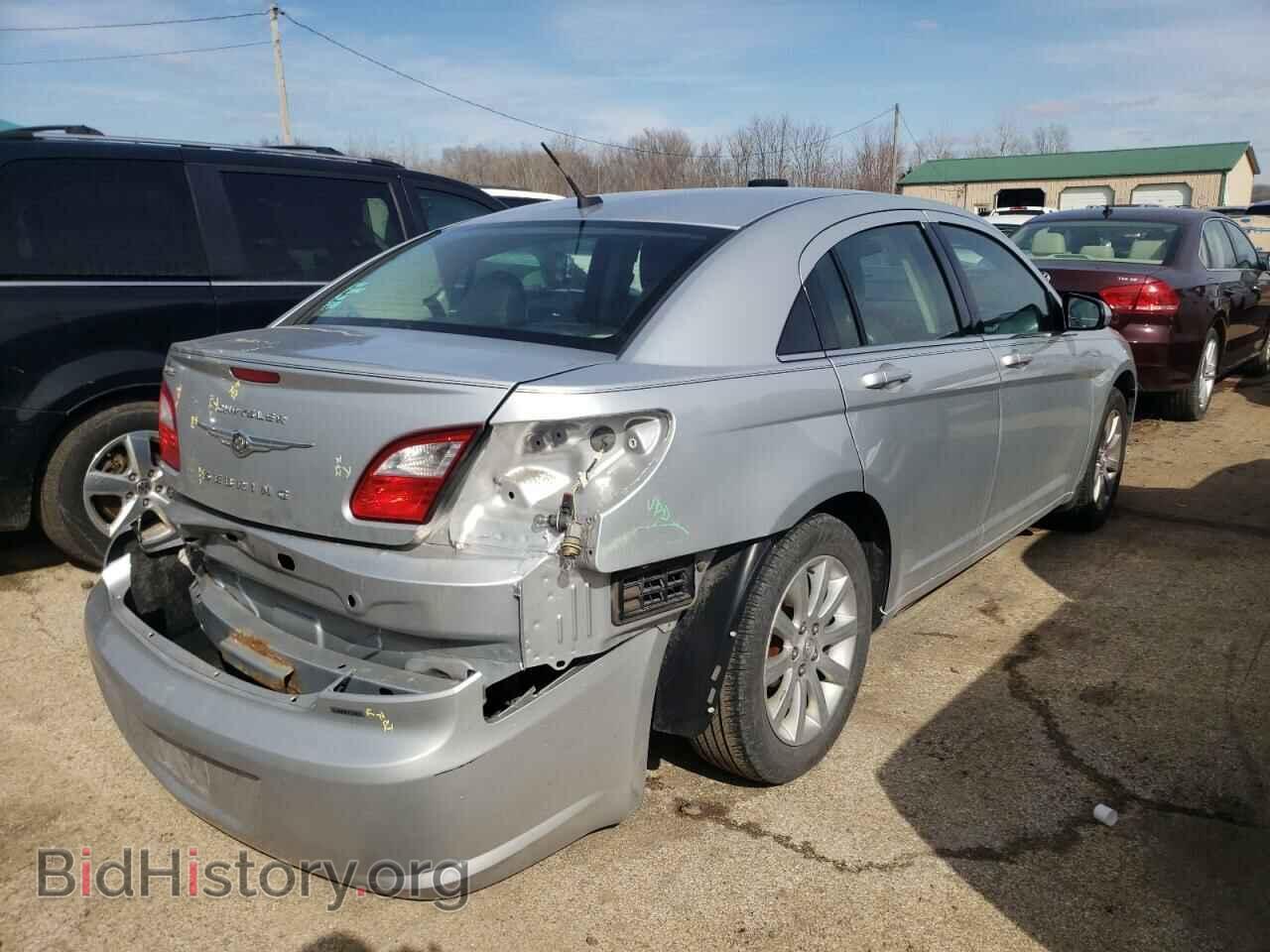 2010 CHRYSLER SEBRING - VIN: 1C3CC5FB3AN110625 - Фото 4