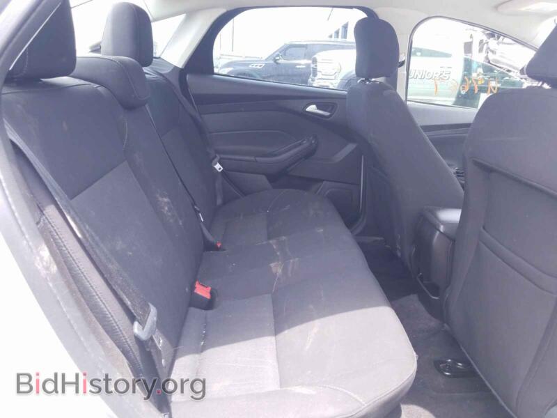 2017 Ford FOCUS (VIN 1FADP3FEXHL222630) — фото 6 из 10
