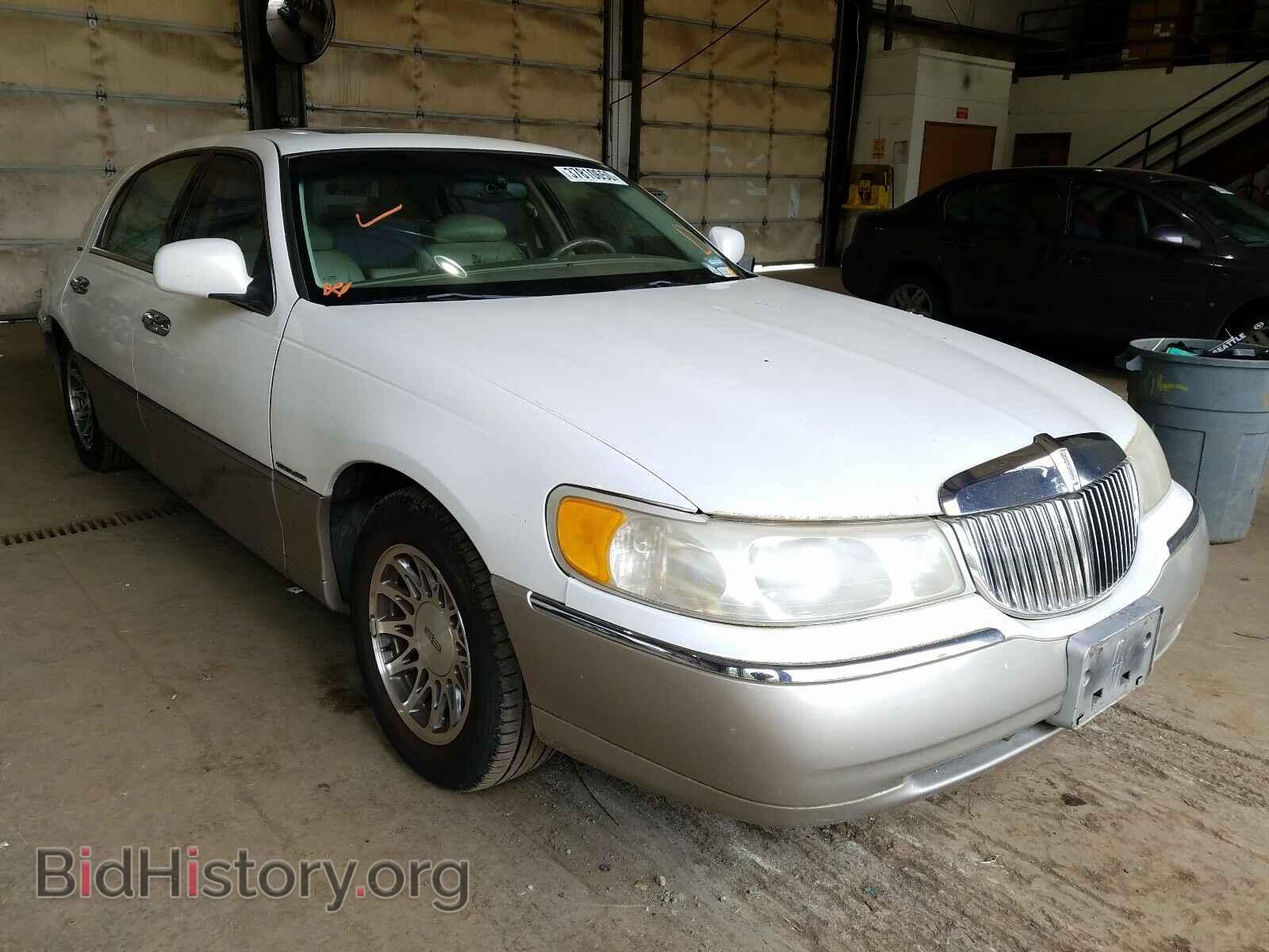 Фотография 1LNHM82W8YY805664 - LINCOLN TOWNCAR 2000