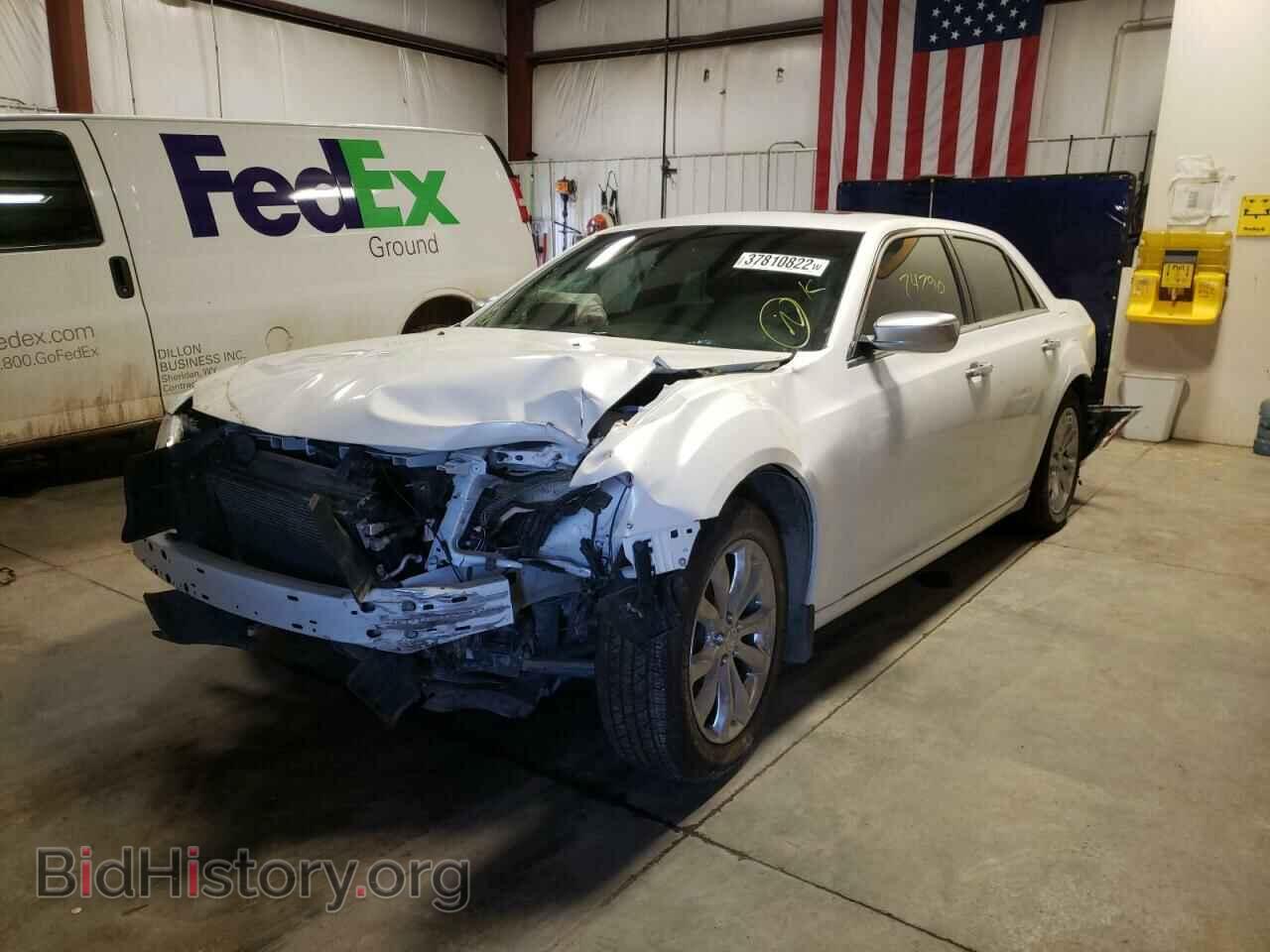 2015 CHRYSLER 300 - VIN: 2C3CCASG7FH899890 - Фото 2