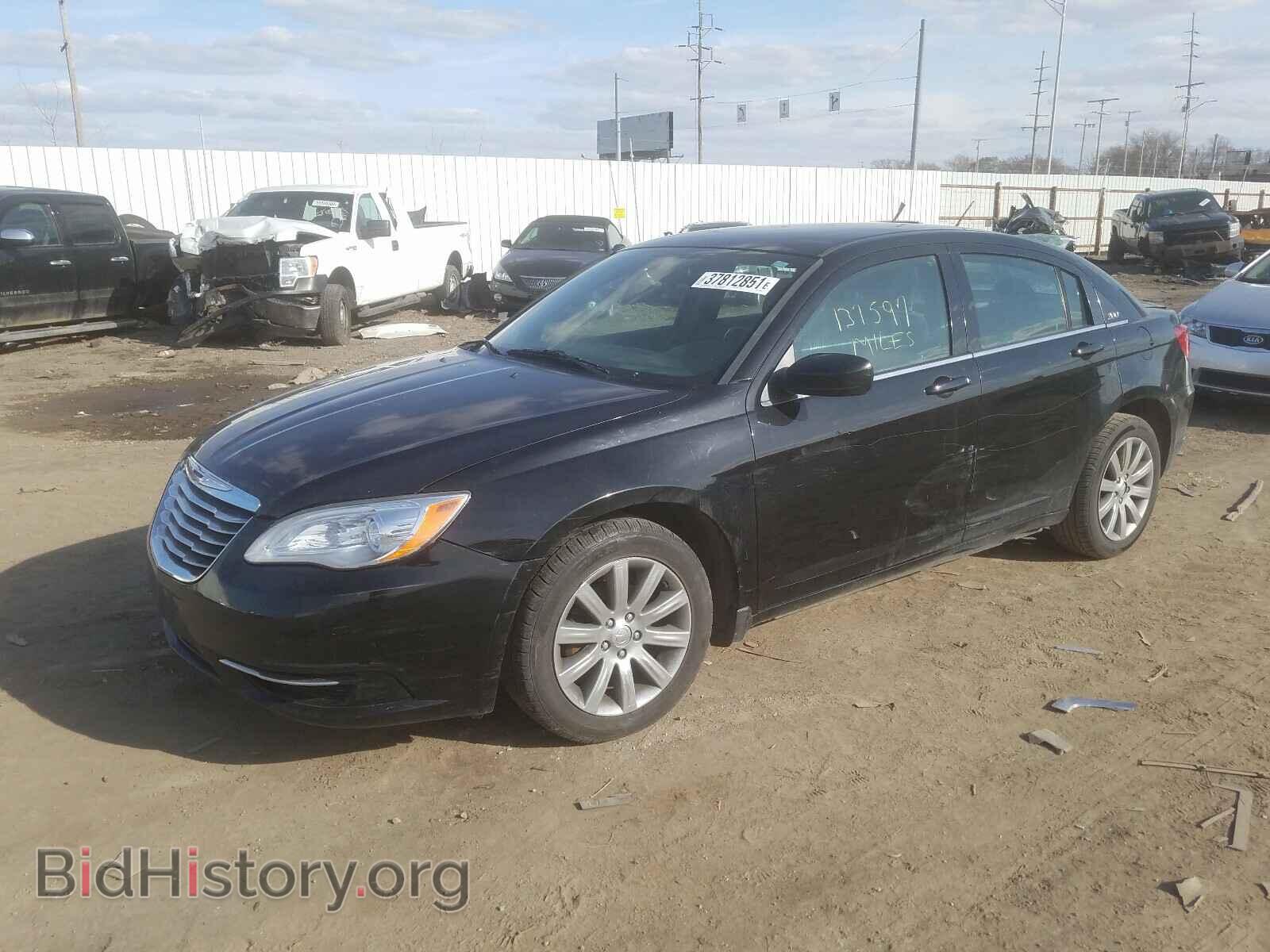 2012 CHRYSLER 200 - VIN: 1C3CCBBGXCN297901 - Фото 2