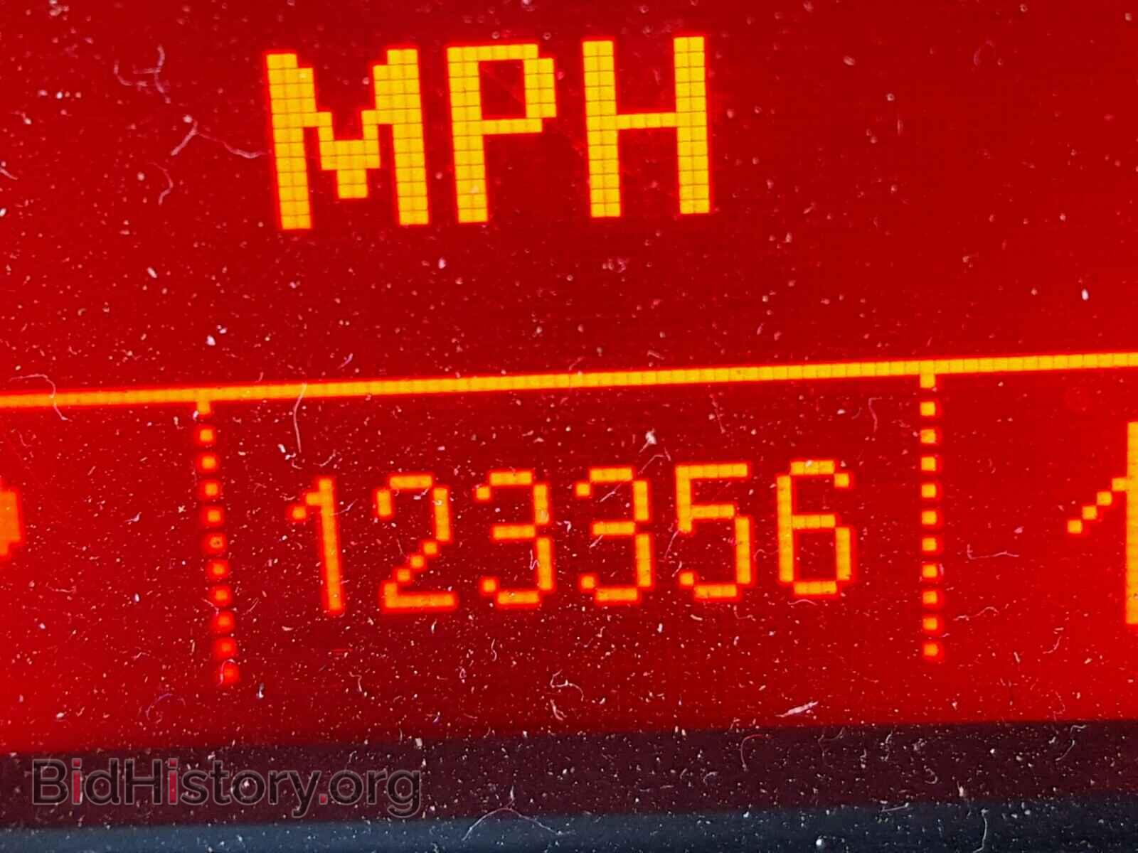 2011 GMC TERRAIN - VIN: 2CTFLXE58B6469107 - Photo 8