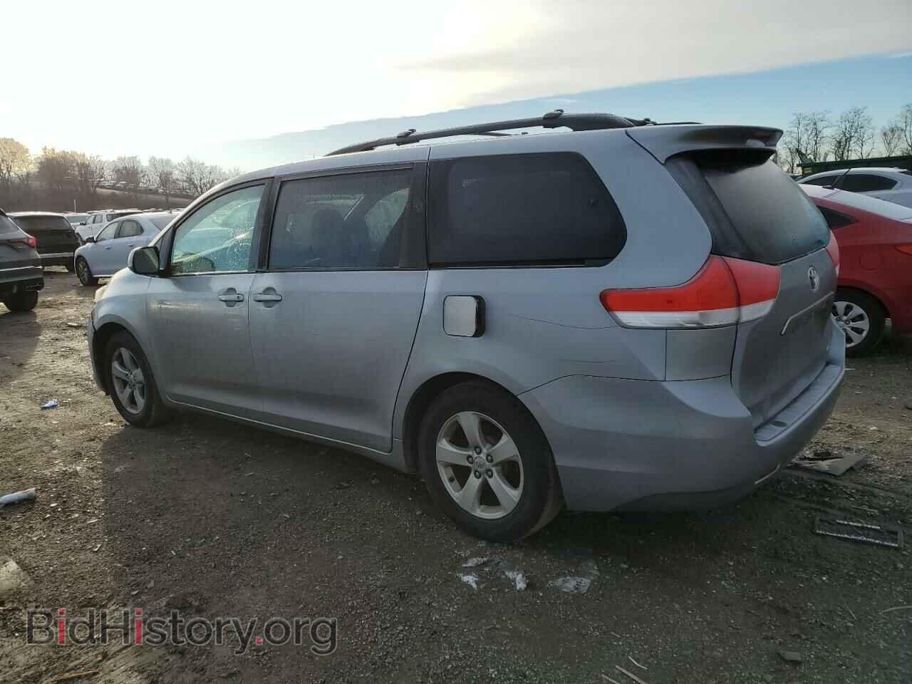 2011 TOYOTA All Models - VIN: 5TDKK3DC1BS125985 - Фото 2