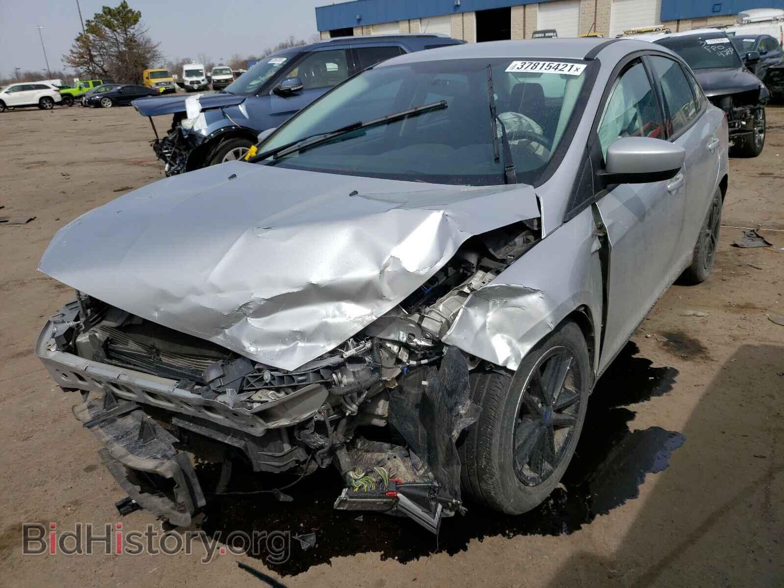 2018 FORD FOCUS - VIN: 1FADP3F21JL203590 - Фото 2