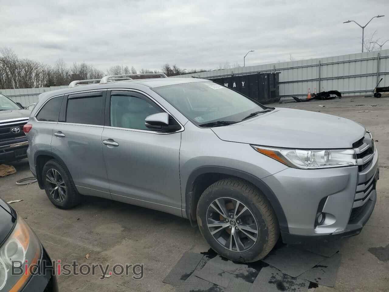 2018 TOYOTA HIGHLANDER - VIN: 5TDBZRFH8JS874028 - Фото 4
