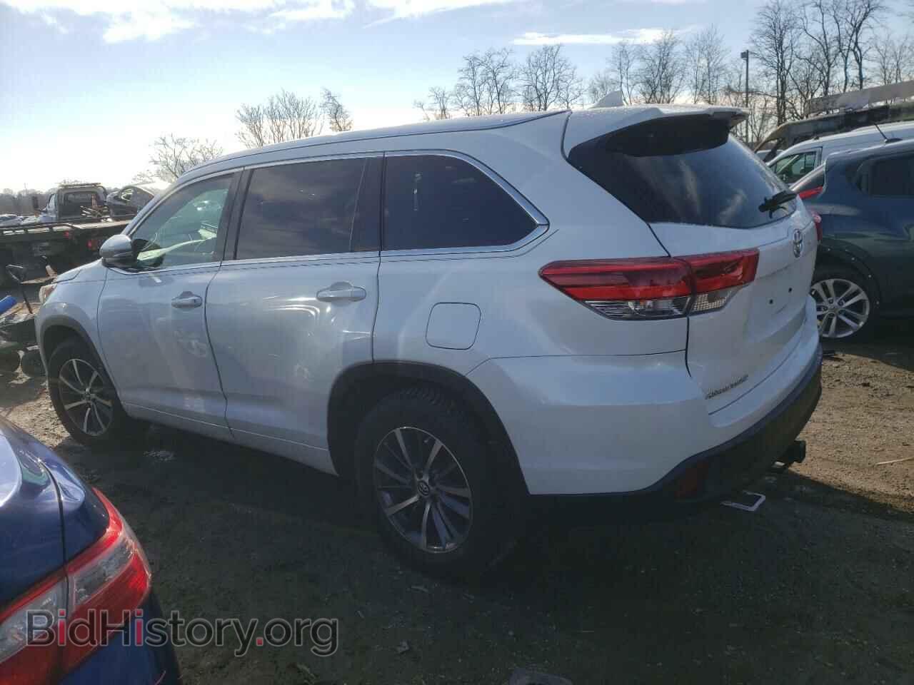 2017 TOYOTA HIGHLANDER - VIN: 5TDJZRFH8HS412607 - Фото 2