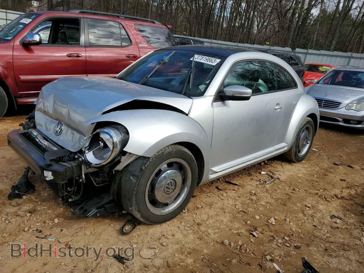 Photo 3VWJP7AT9CM619437 - VOLKSWAGEN BEETLE 2012