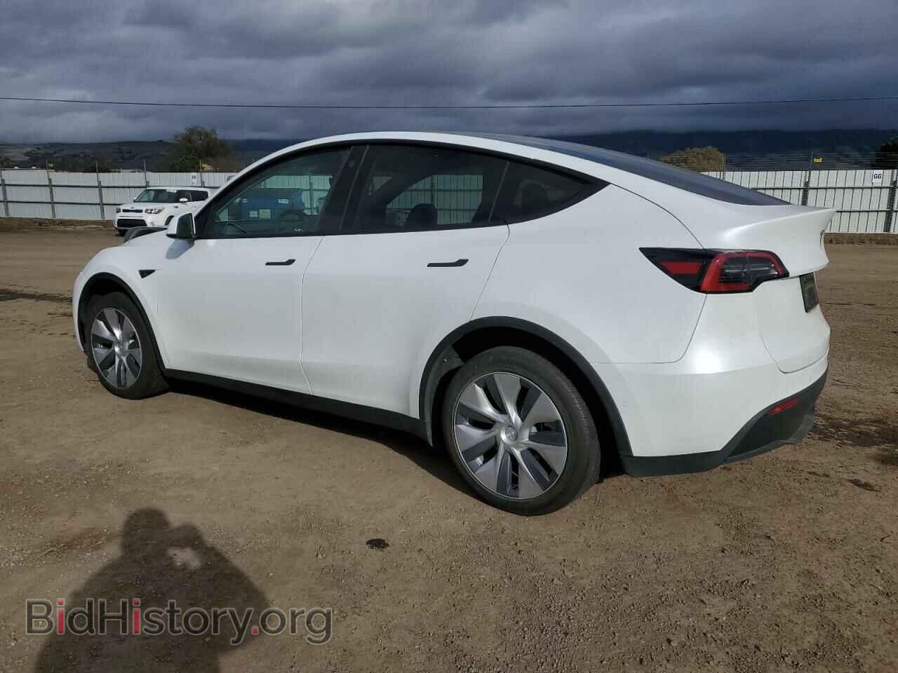 2022 TESLA MODEL Y - VIN: 7SAYGDEE2NF426410 - Photo 2