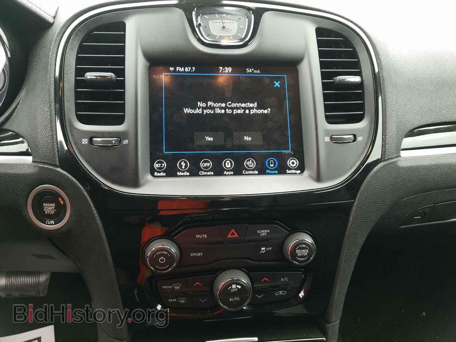 2019 CHRYSLER 300 - VIN: 2C3CCAGG7KH648838 - Фото 9