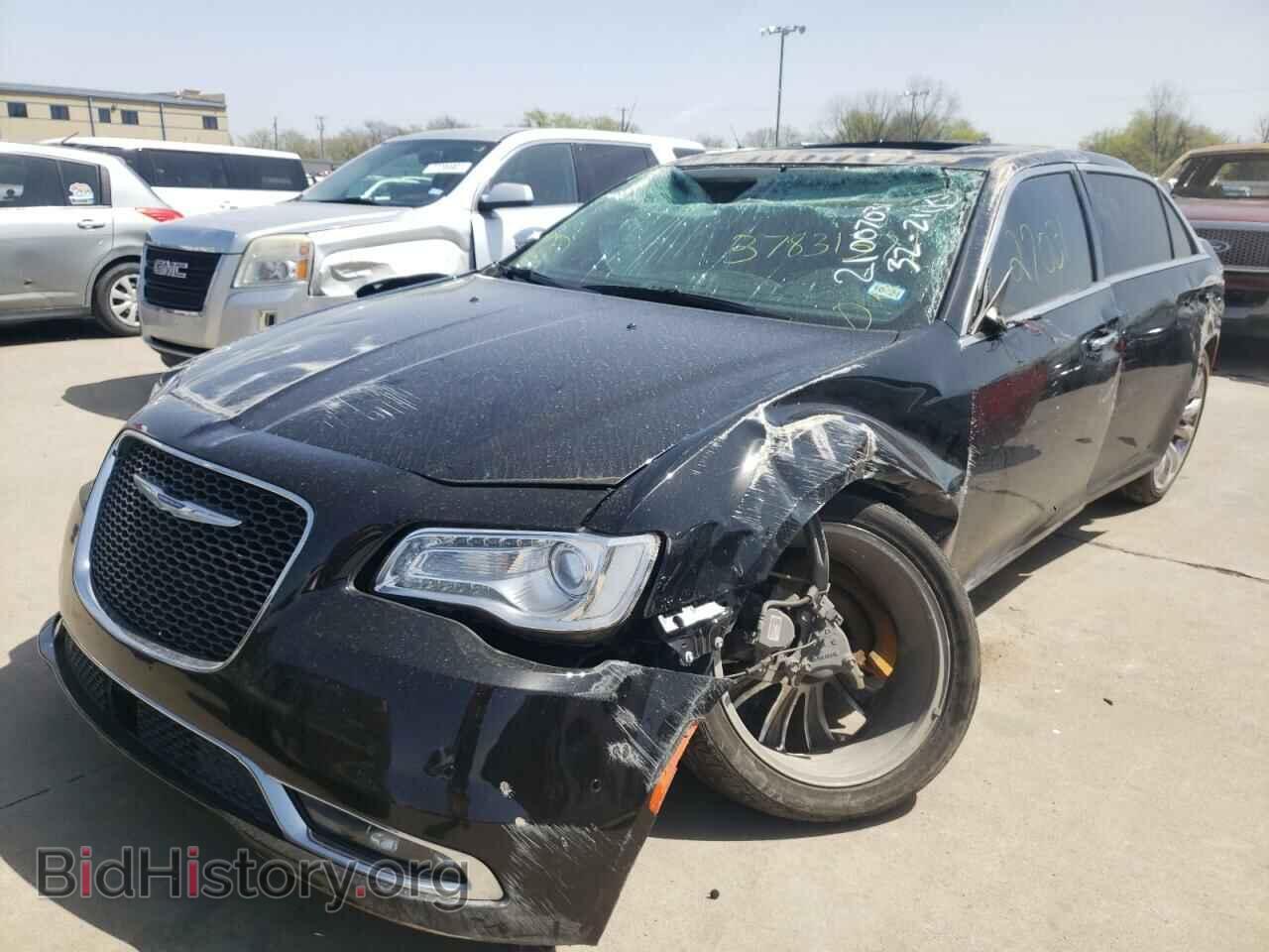 2019 CHRYSLER 300 - VIN: 2C3CCAEG6KH705839 - Фото 2
