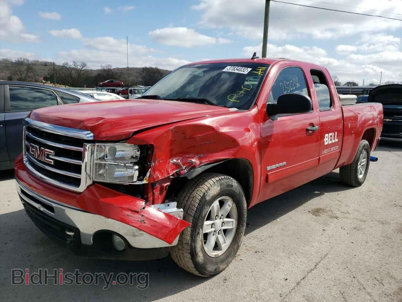 2013 GMC SIERRA - VIN: 1GTR1VE04DZ404379 - Фото 2