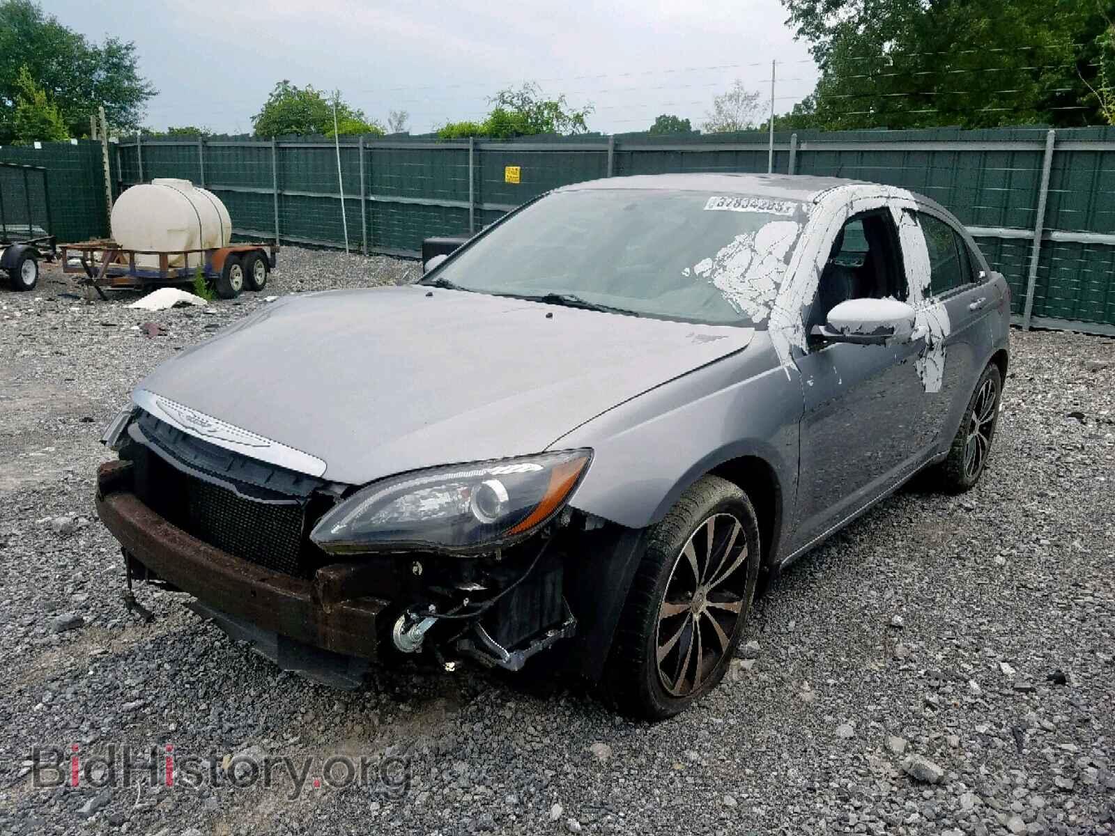 2013 CHRYSLER 200 - VIN: 1C3CCBCG8DN738537 - Фото 2
