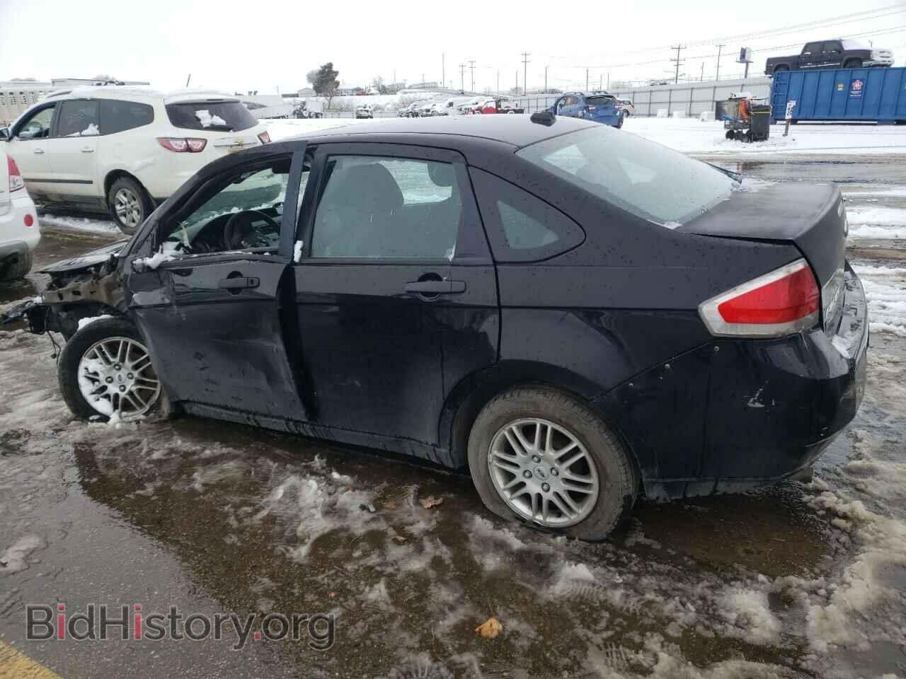 2011 FORD FOCUS - VIN: 1FAHP3FN0BW168584 - Фото 2