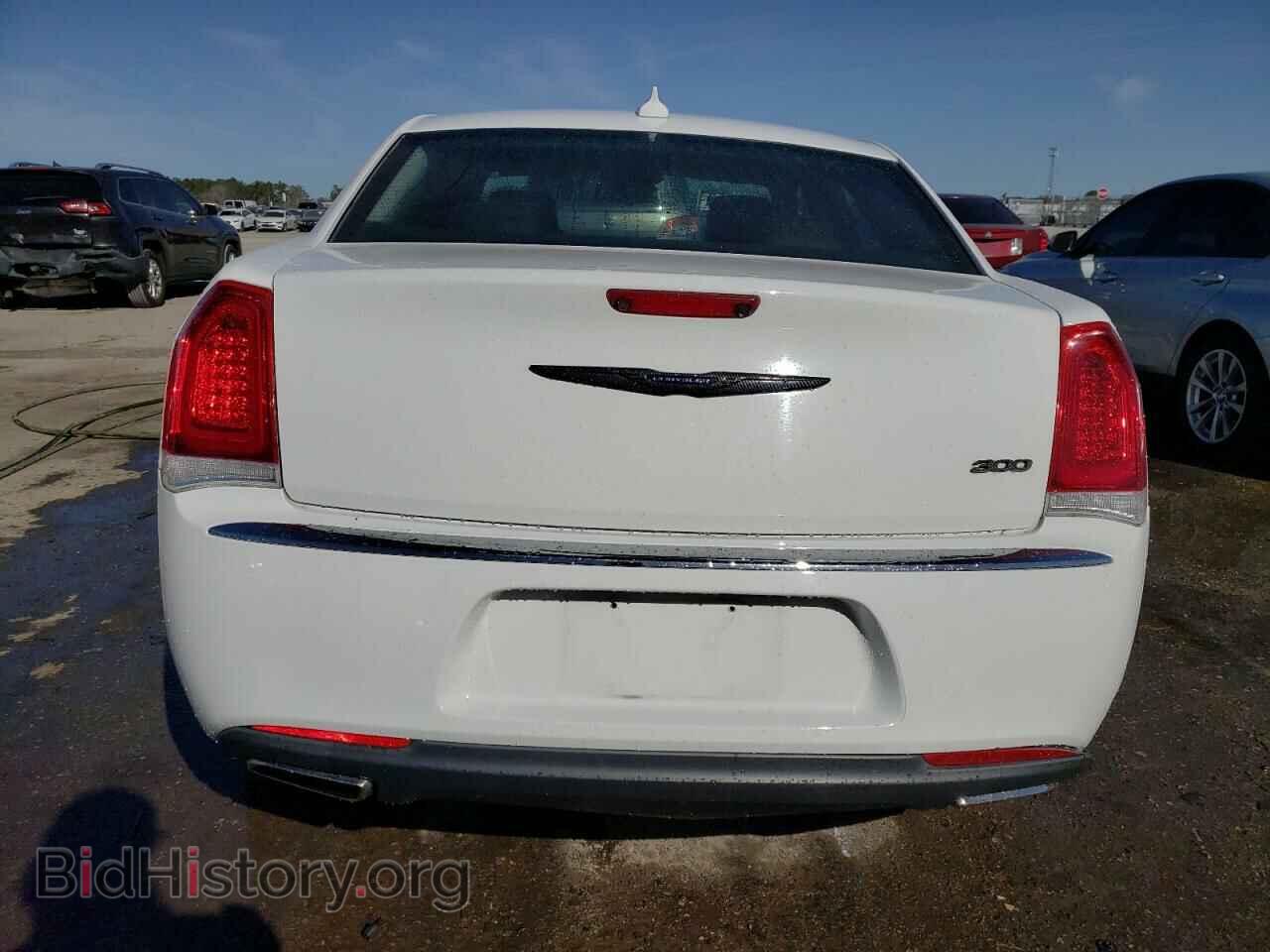 2019 CHRYSLER 300 - VIN: 2C3CCAEG4KH689351 - Фото 6