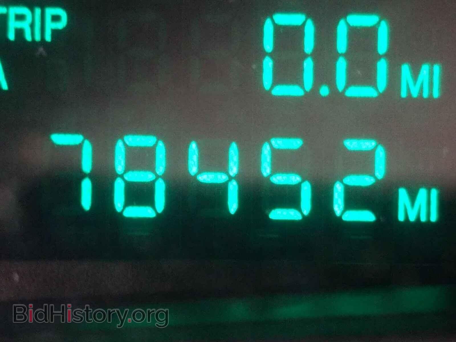 2001 CADILLAC DEVILLE - VIN: 1G6KD54Y21U262061 - Photo 8