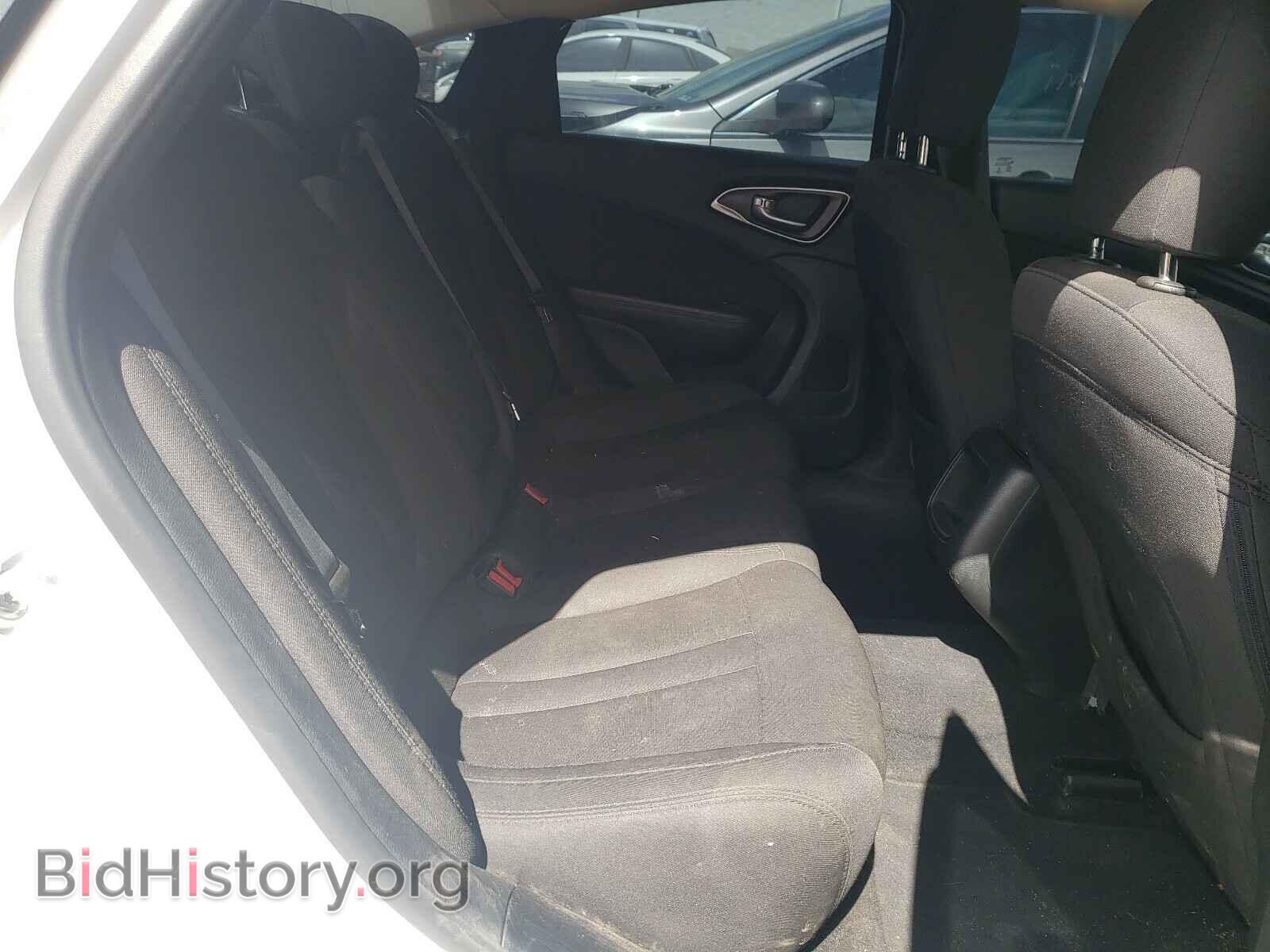2015 CHRYSLER 200 - VIN: 1C3CCCABXFN734232 - Фото 6