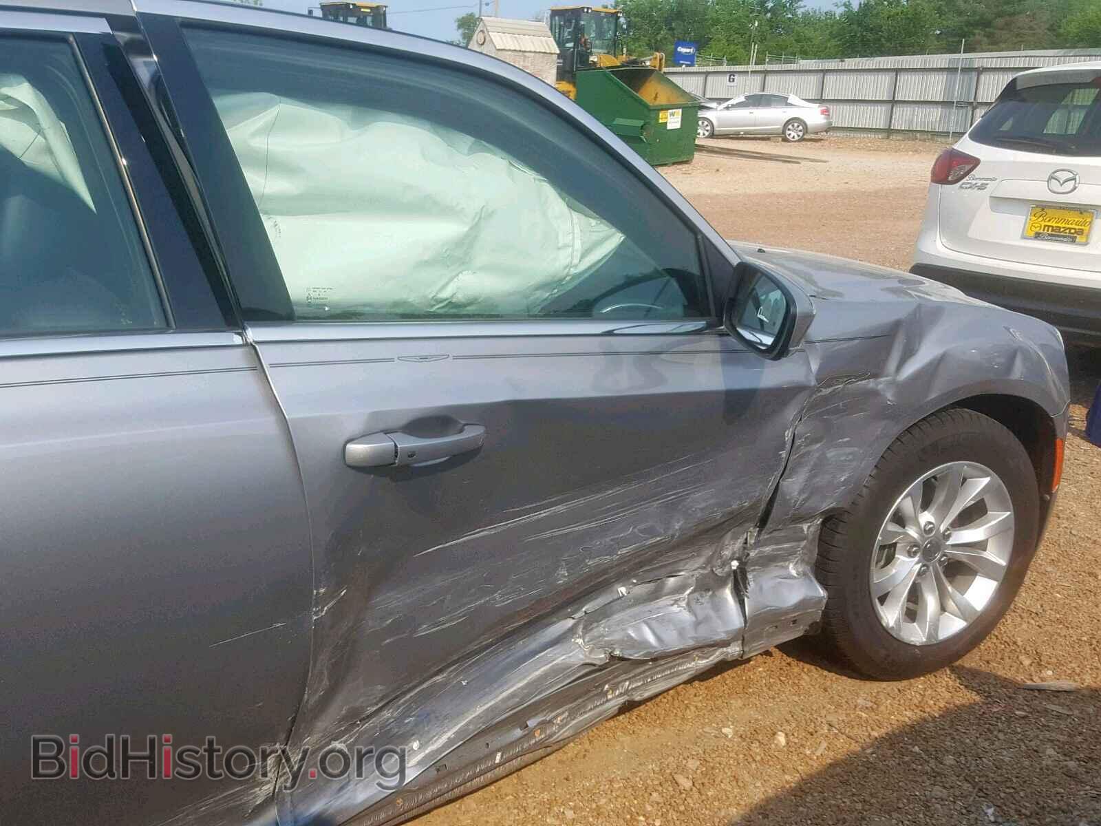 2015 CHRYSLER 300 - VIN: 2C3CCAAG5FH743784 - Фото 9