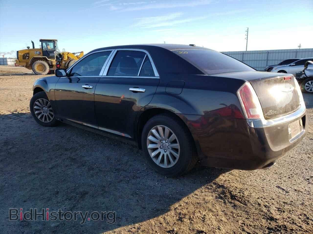 2013 CHRYSLER 300 - VIN: 2C3CCAAG5DH662216 - Фото 2