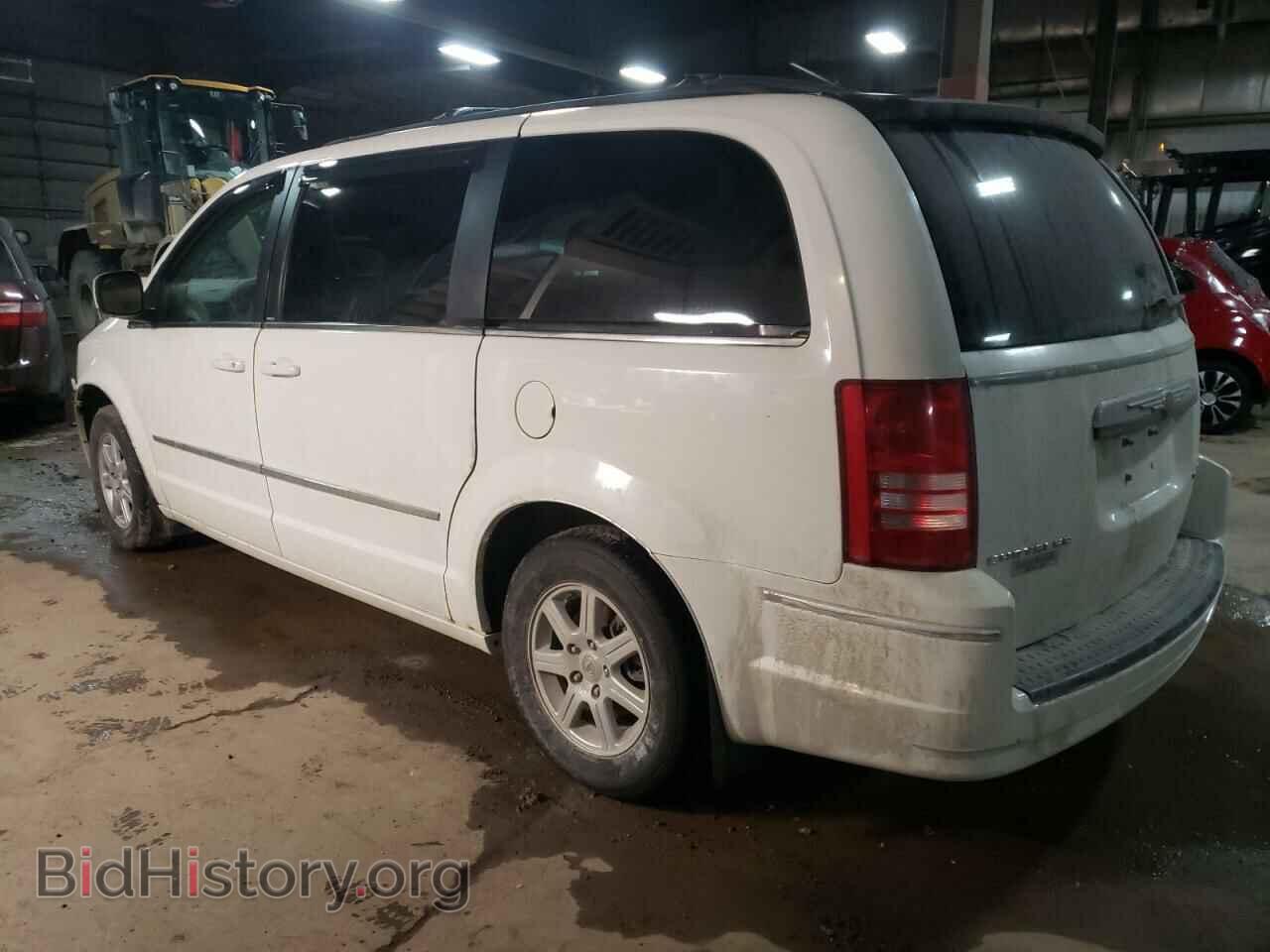 2010 CHRYSLER MINIVAN - VIN: 2A4RR5D1XAR460877 - Фото 2