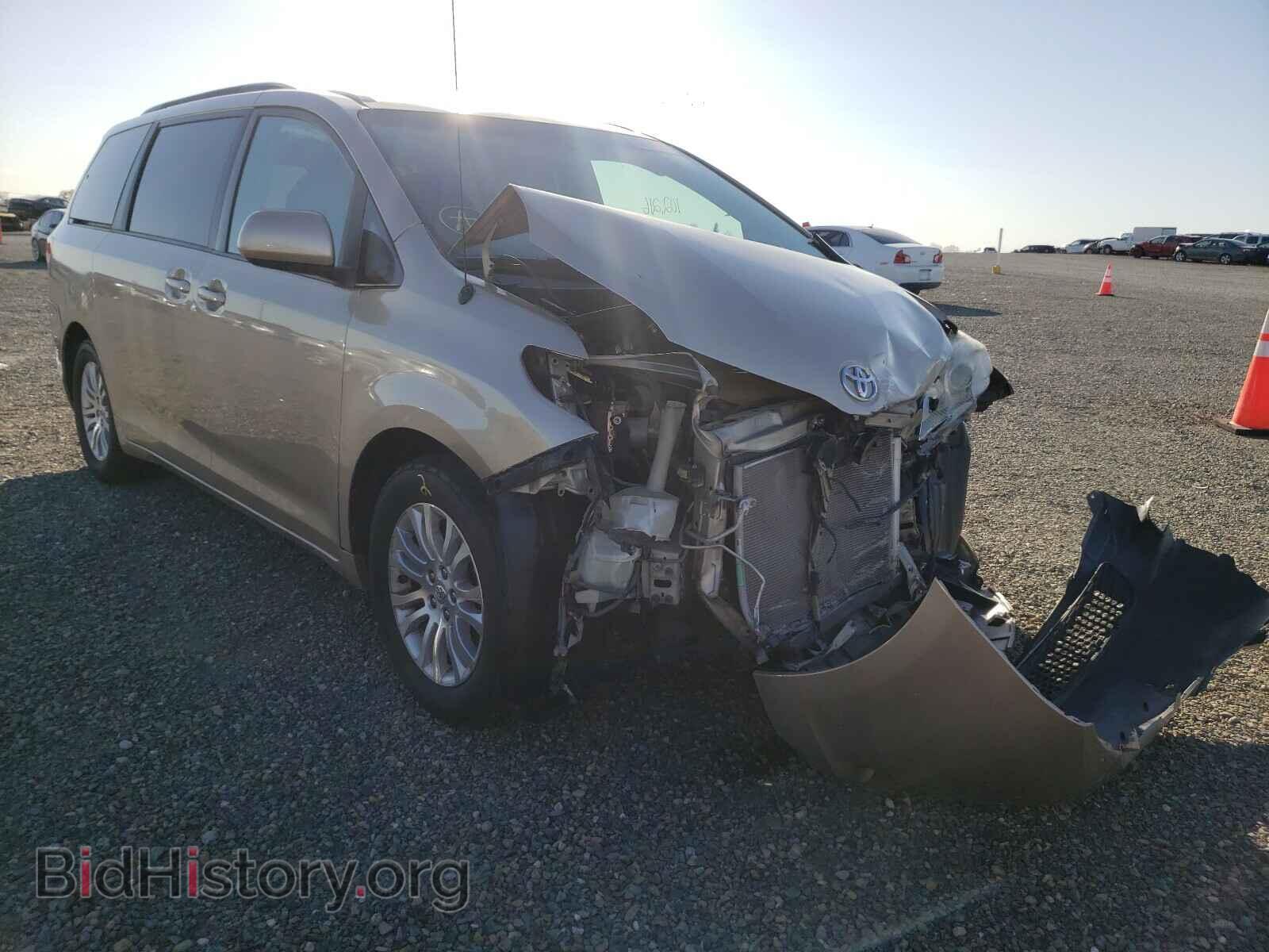 Фотография 5TDYK3DC5BS024801 - TOYOTA SIENNA 2011