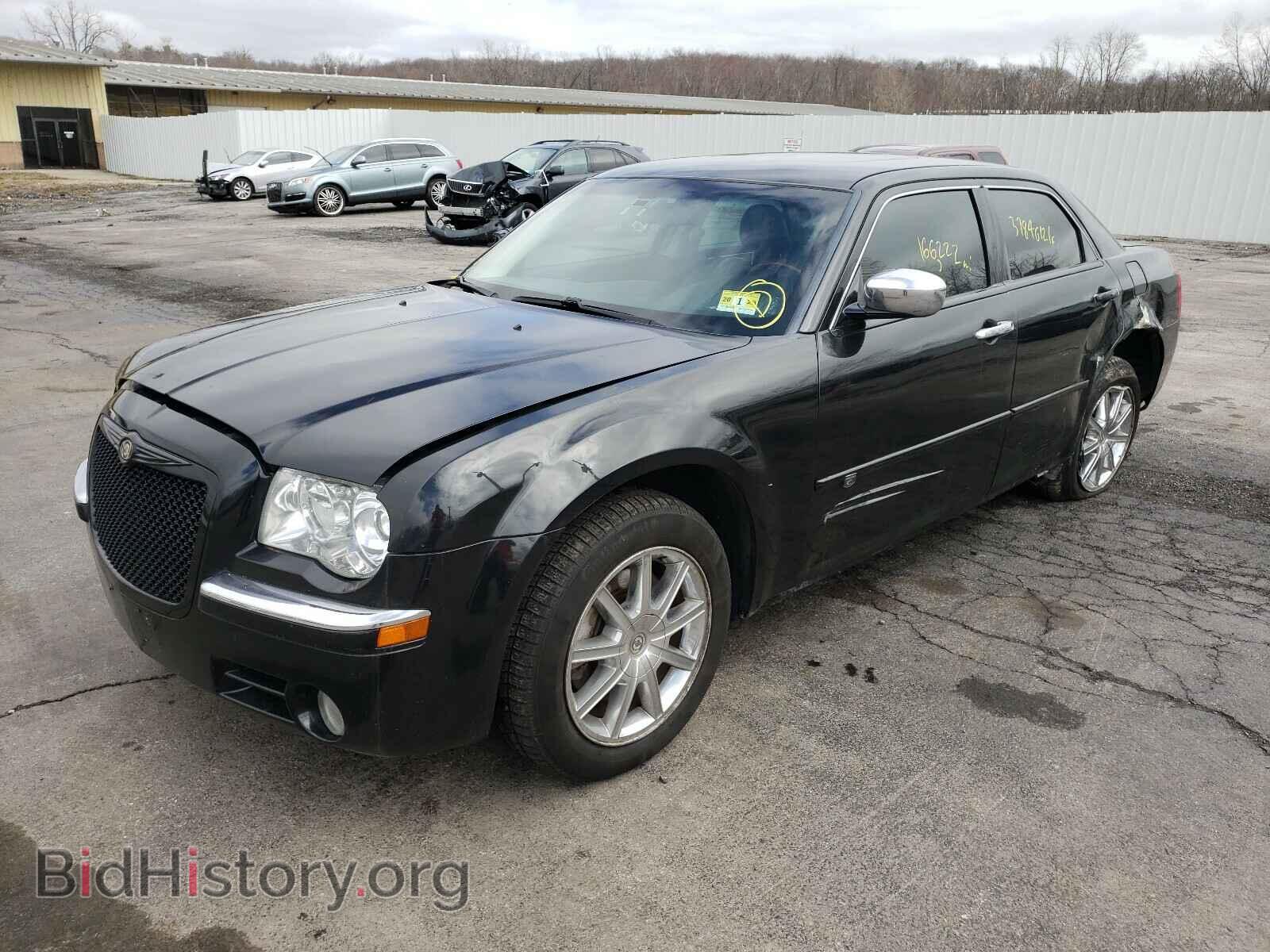 2010 CHRYSLER 300 - VIN: 2C3CK6CTXAH115562 - Фото 2