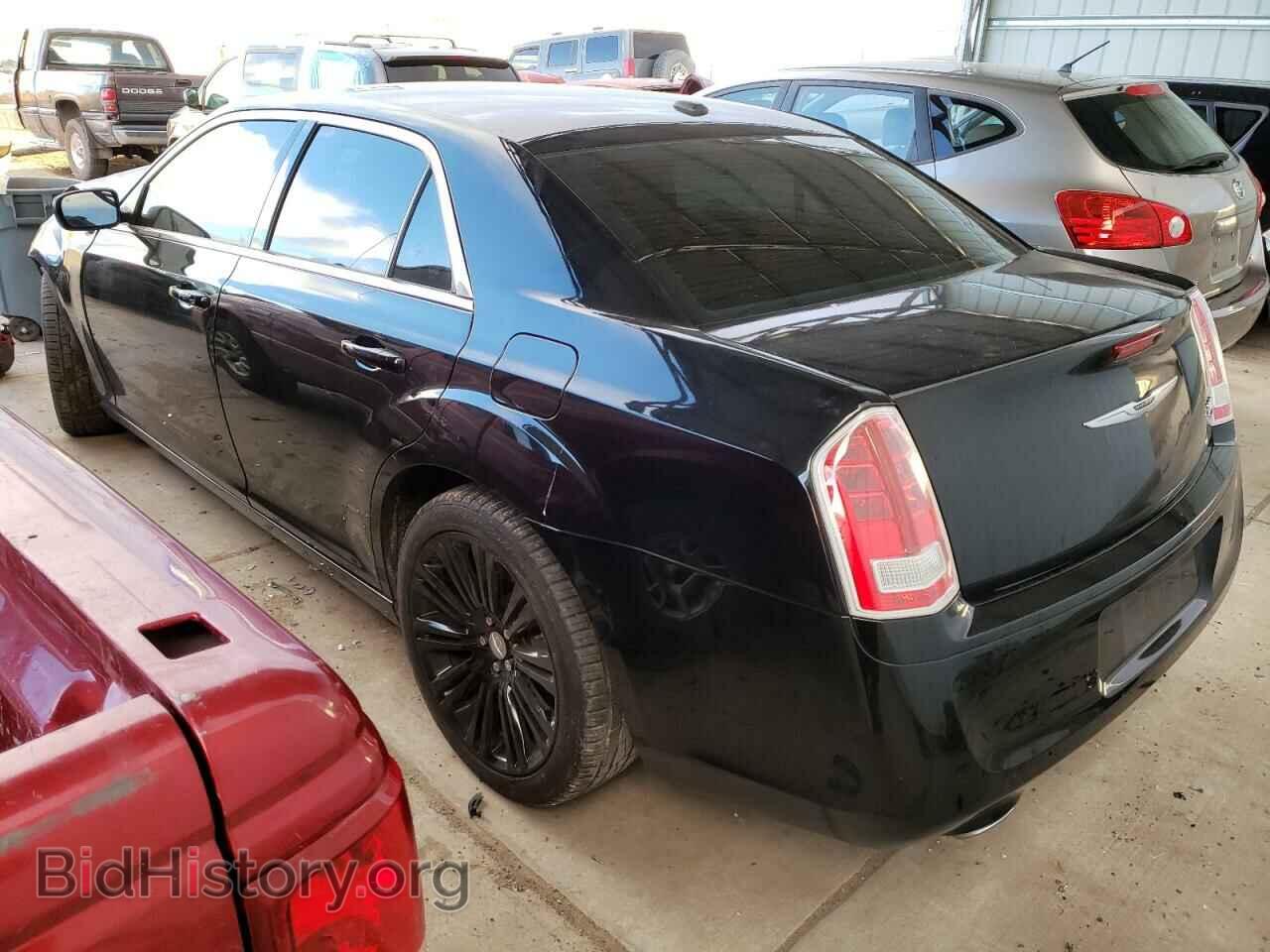 2013 CHRYSLER 300 - VIN: 2C3CCABG0DH530155 - Фото 2