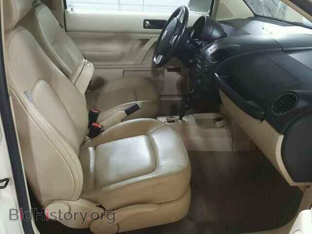 2010 VOLKSWAGEN BEETLE - VIN: 3VWPG3AG1AM020714 - Фото 5