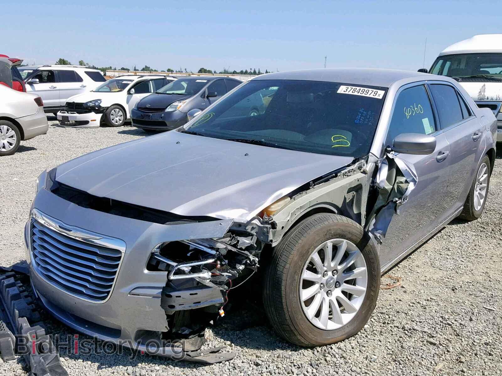 2014 CHRYSLER 300 - VIN: 2C3CCAAGXEH127996 - Фото 2