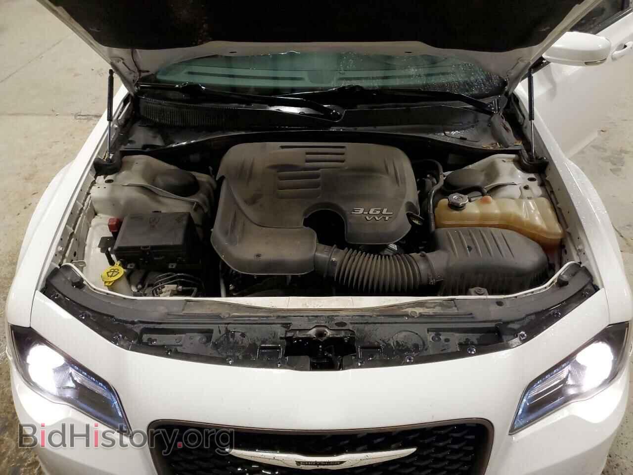 2016 CHRYSLER 300 - VIN: 2C3CCAGG4GH287849 - Фото 11