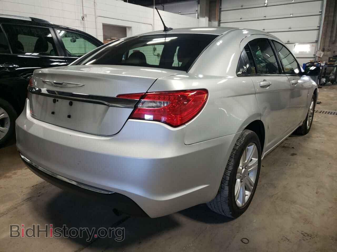 2011 CHRYSLER 200 - VIN: 1C3BC1FB5BN607990 - Фото 4