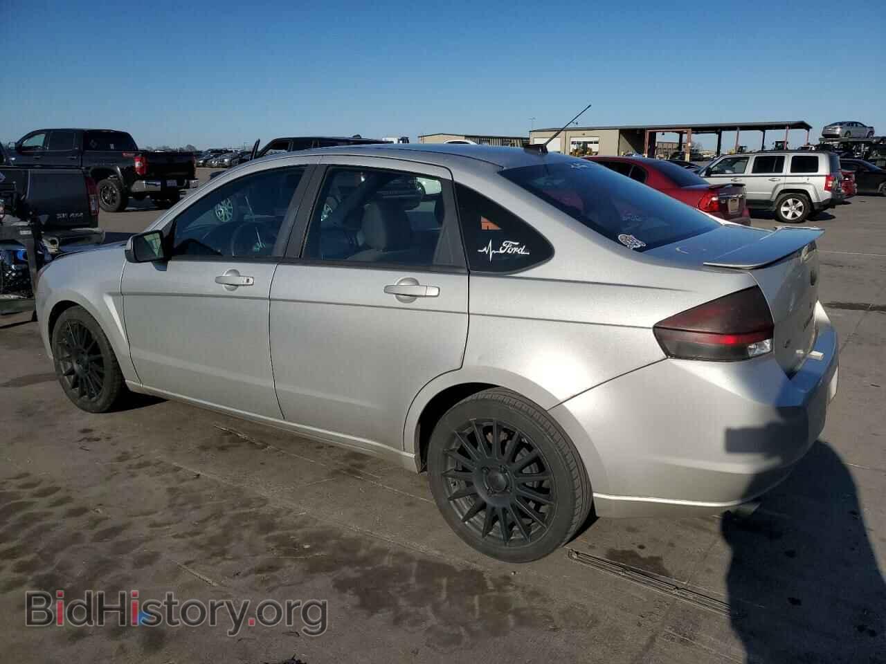 2009 FORD FOCUS - VIN: 1FAHP36N99W166889 - Фото 2