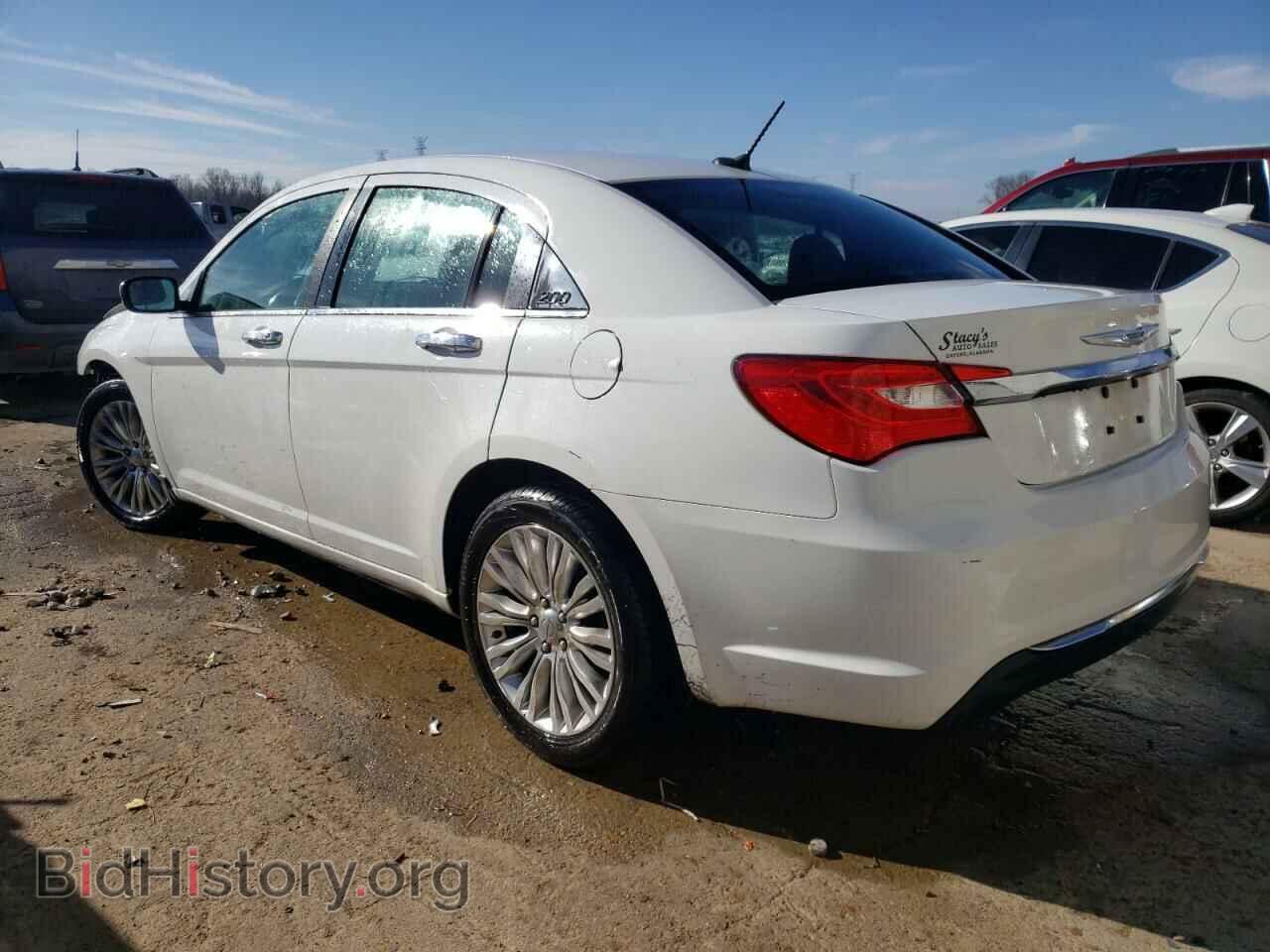2011 CHRYSLER 200 - VIN: 1C3BC2FB4BN571327 - Фото 2