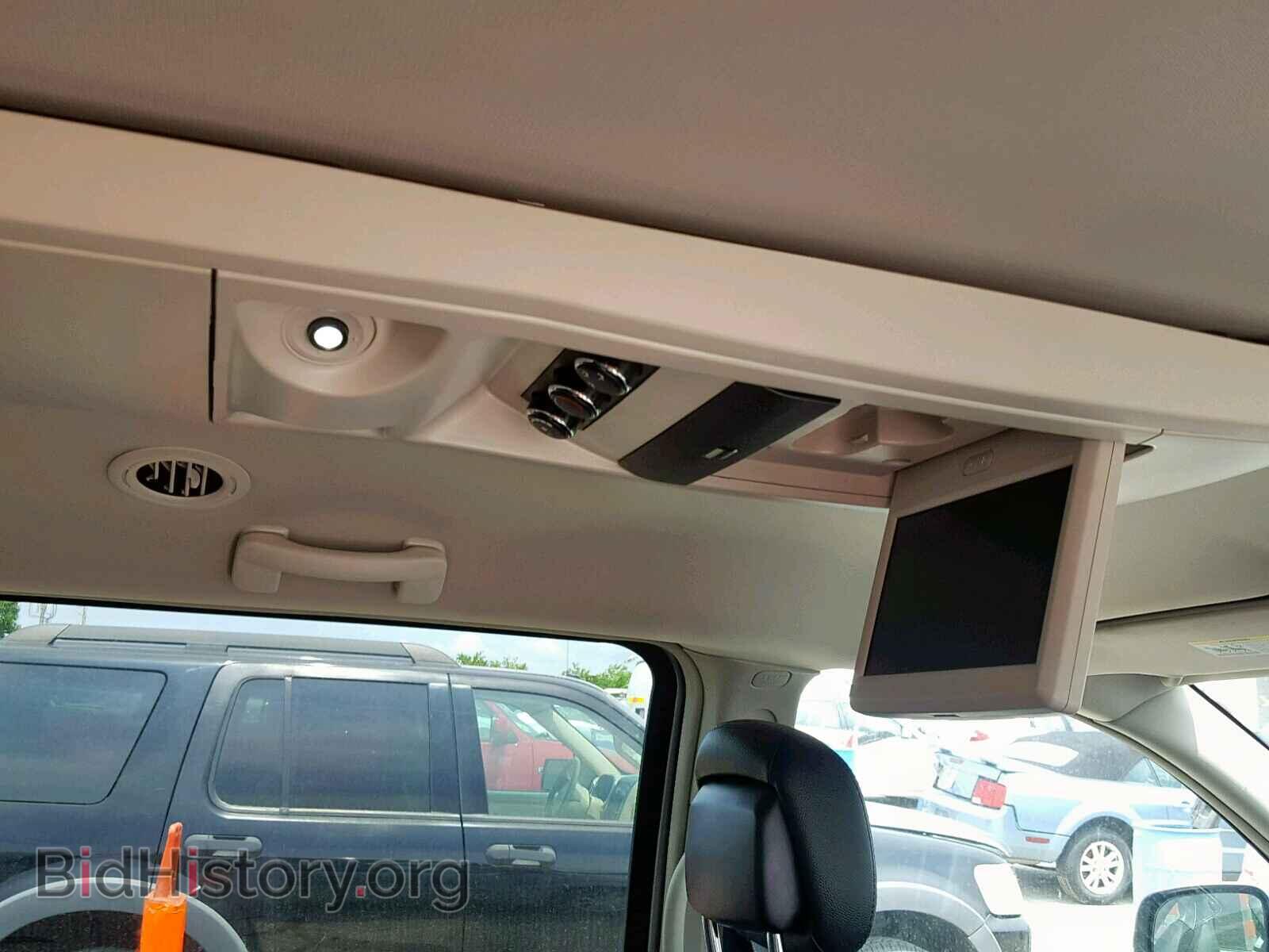 2016 CHRYSLER TOWN & COU - VIN: 2C4RC1BGXGR296479 - Photo 9