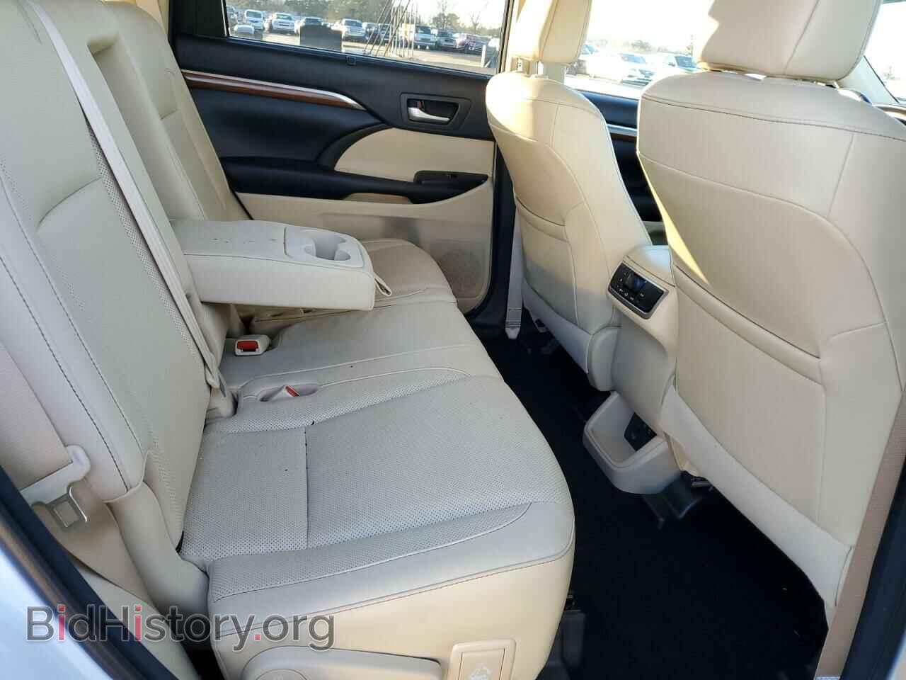 2018 TOYOTA HIGHLANDER - VIN: 5TDDZRFH4JS831749 - Фото 11