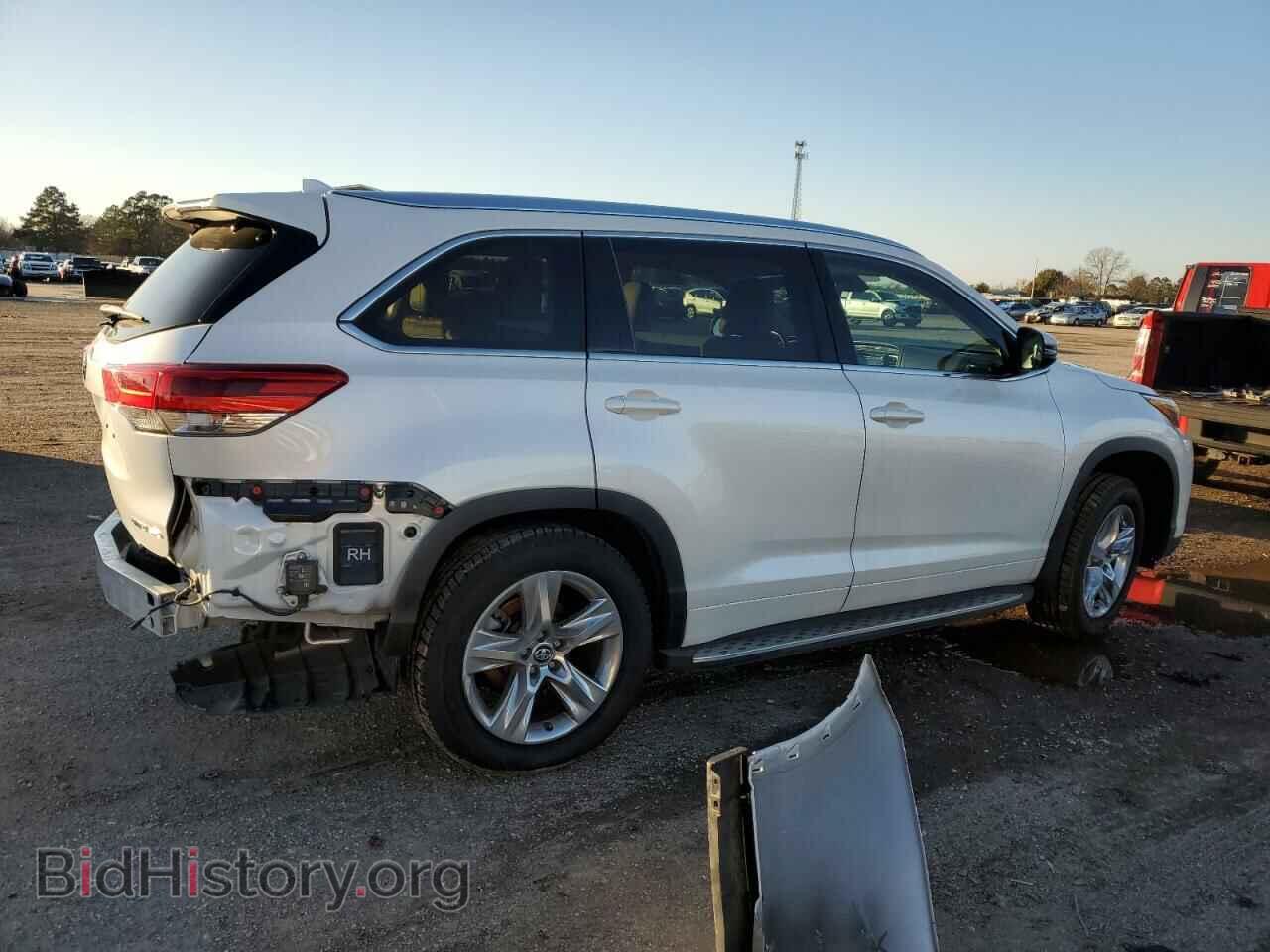 2018 TOYOTA HIGHLANDER - VIN: 5TDDZRFH4JS831749 - Фото 3