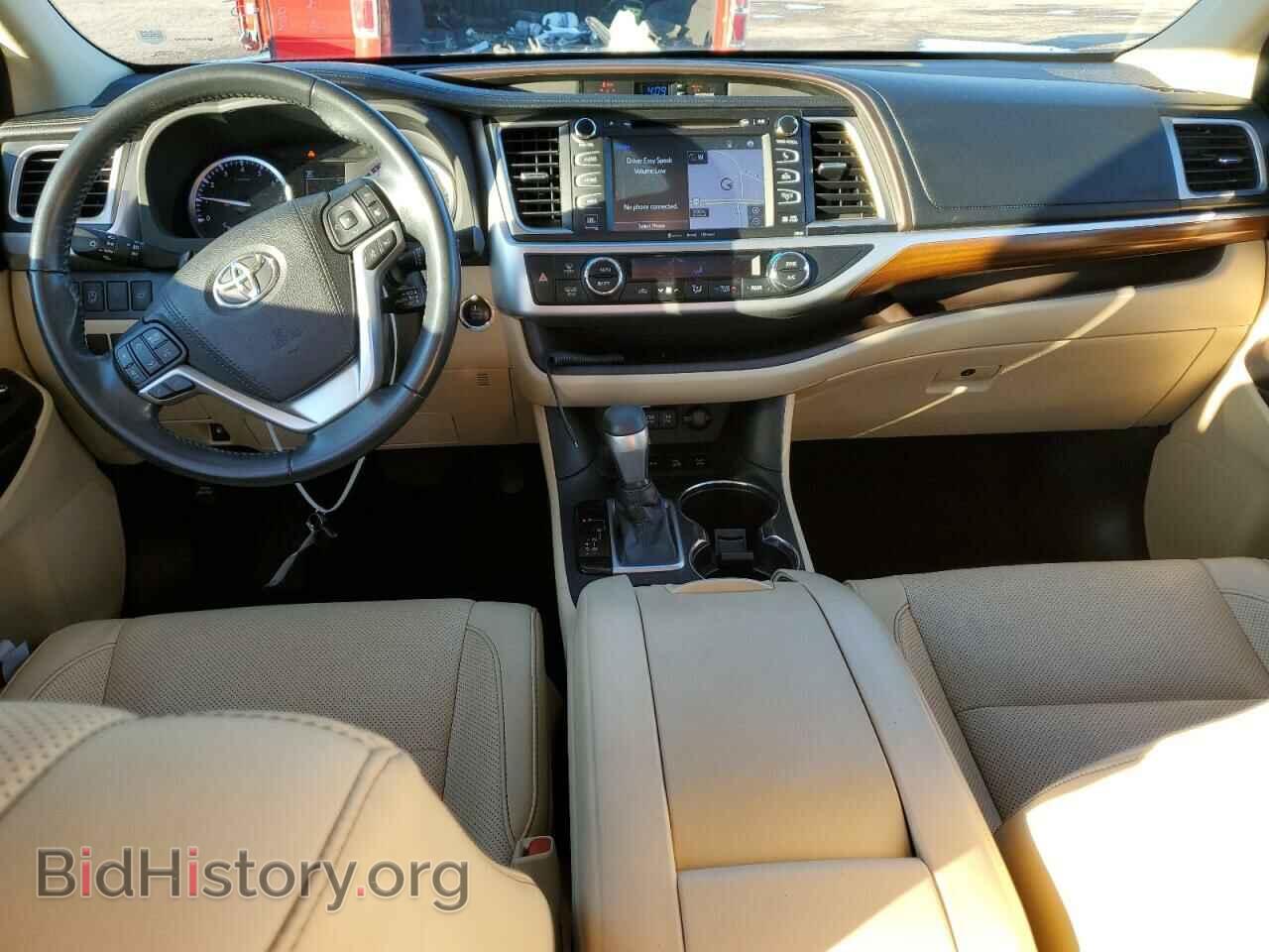 2018 TOYOTA HIGHLANDER - VIN: 5TDDZRFH4JS831749 - Фото 8