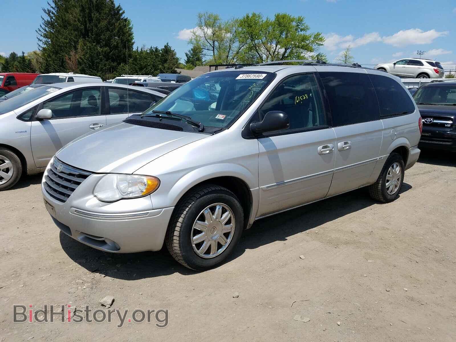 2005 CHRYSLER MINIVAN - VIN: 2C8GP64L65R457330 - Фото 2