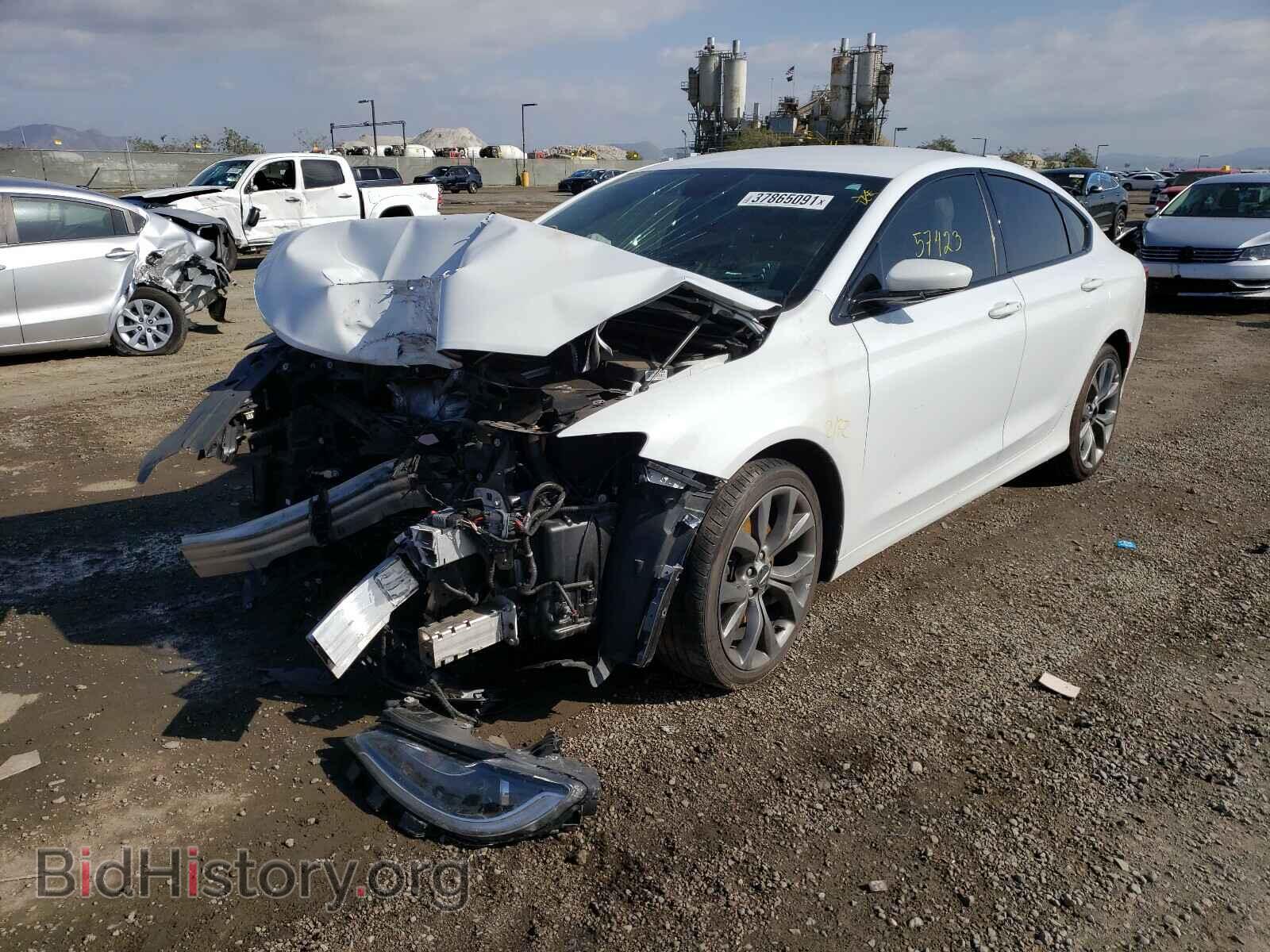 2016 CHRYSLER 200 - VIN: 1C3CCCBB4GN140011 - Фото 2