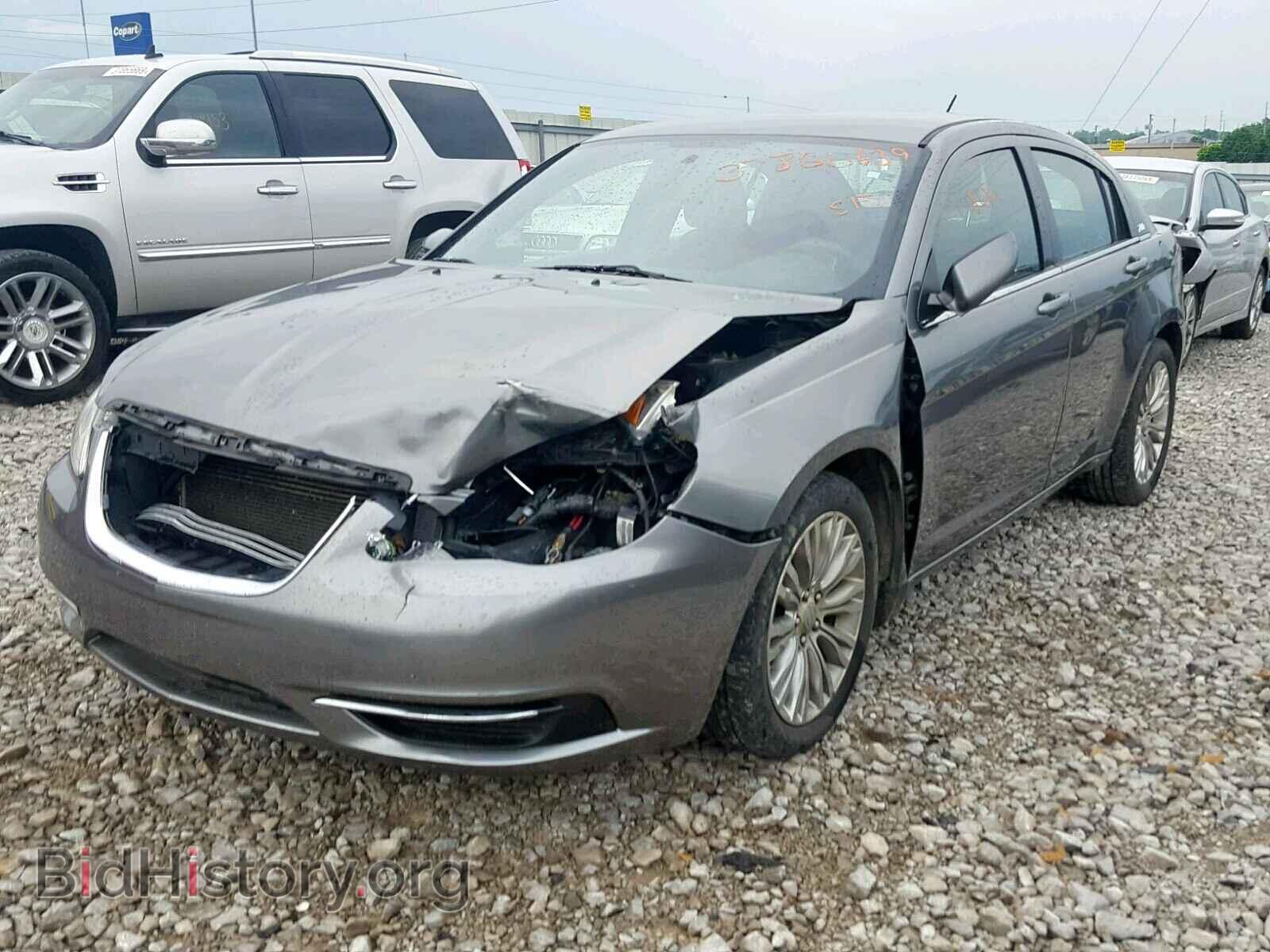 2012 CHRYSLER 200 - VIN: 1C3CCBAB5CN282289 - Фото 2