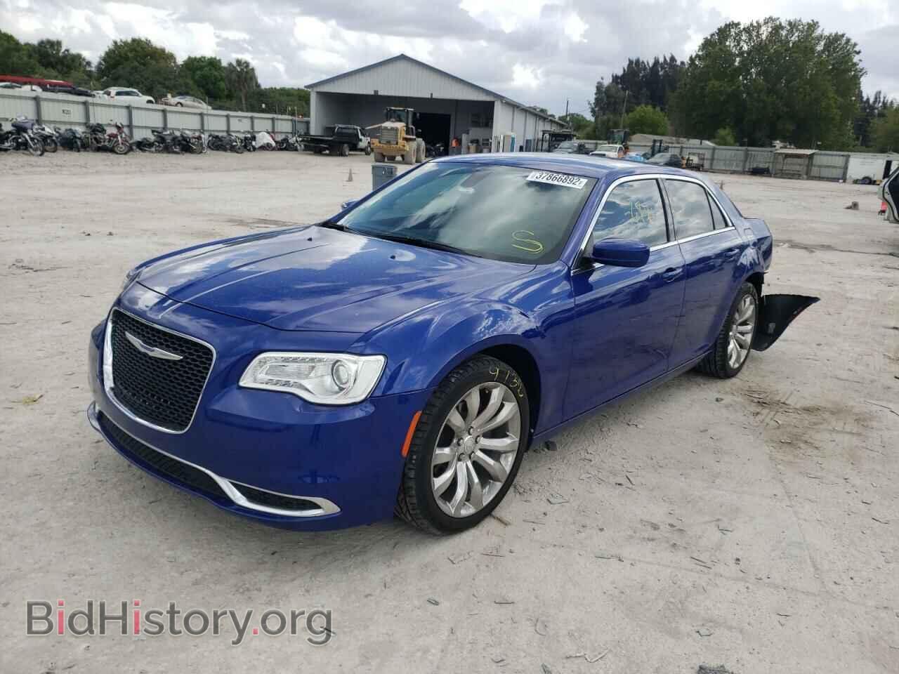 2018 CHRYSLER 300 - VIN: 2C3CCAAG7JH292009 - Фото 2