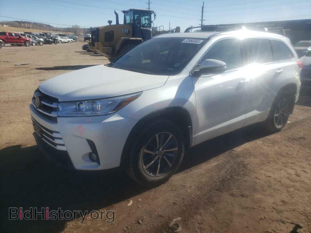 Фотография 5TDJZRFH4JS875723 - TOYOTA HIGHLANDER 2018