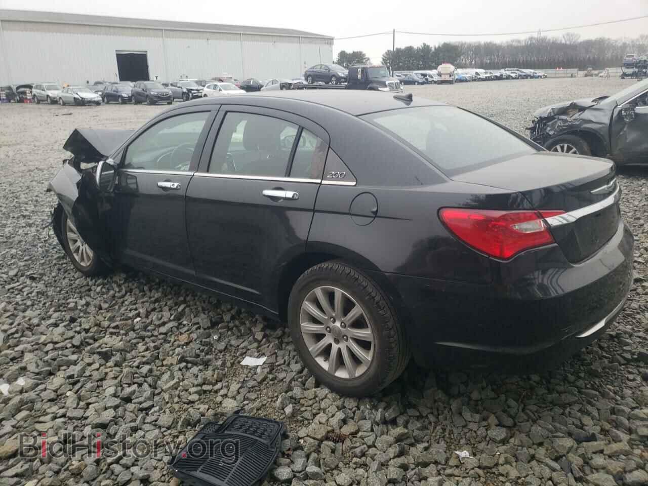 2013 CHRYSLER 200 - VIN: 1C3CCBCG8DN523644 - Фото 2