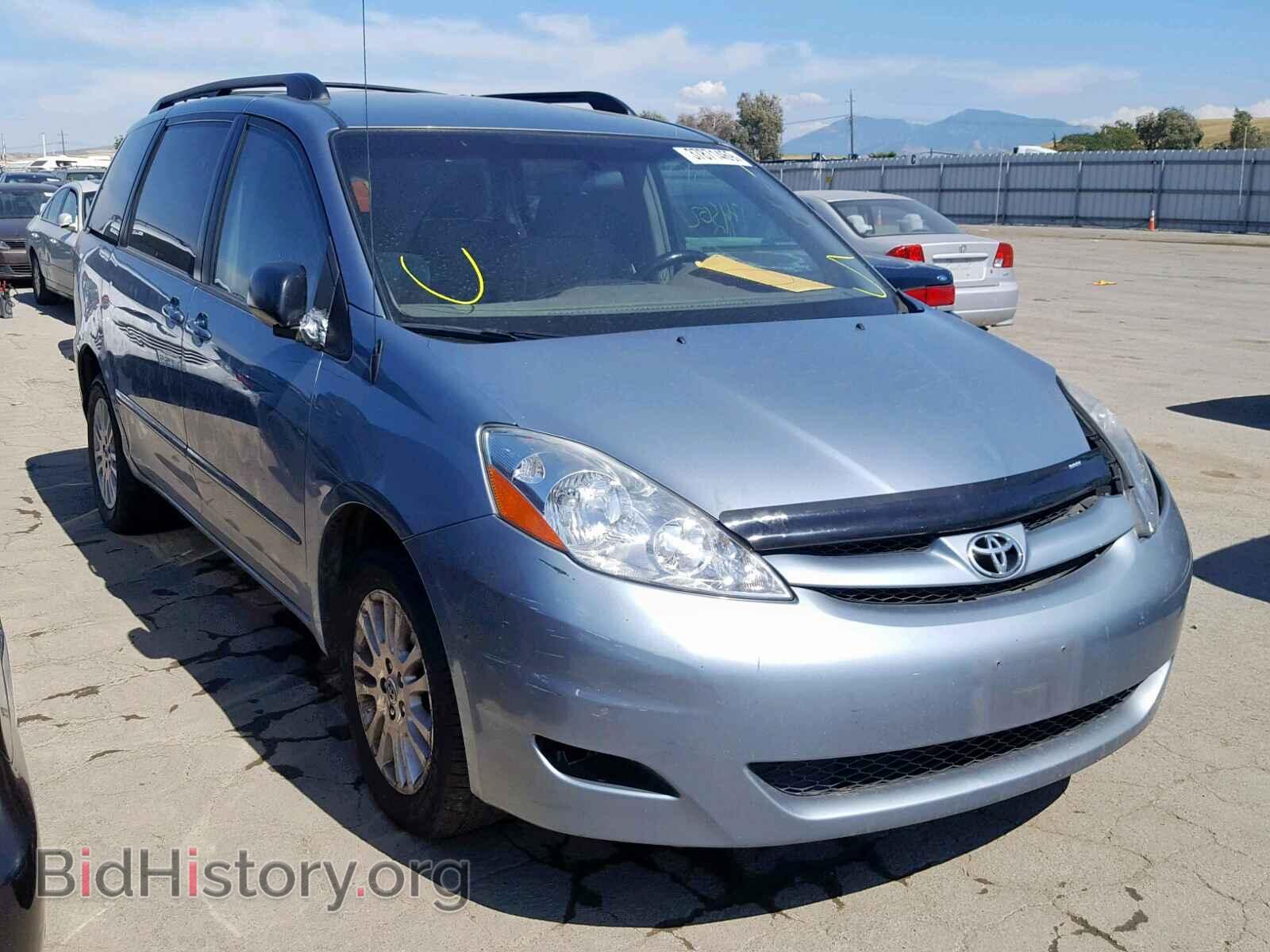Photo 5TDJK4CC0AS030206 - TOYOTA SIENNA LE 2010