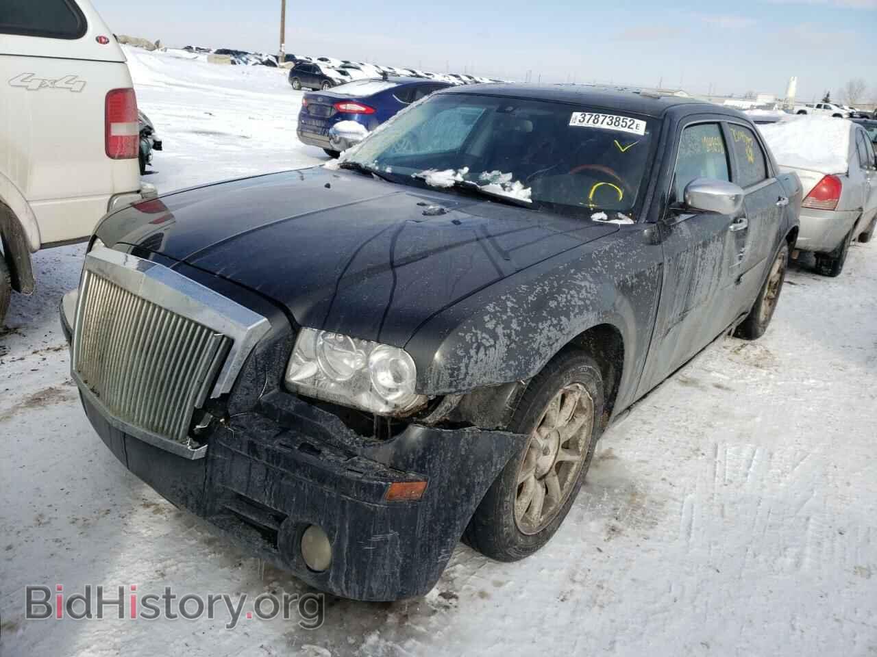 2010 CHRYSLER 300 - VIN: 2C3CA3CV0AH201028 - Фото 2