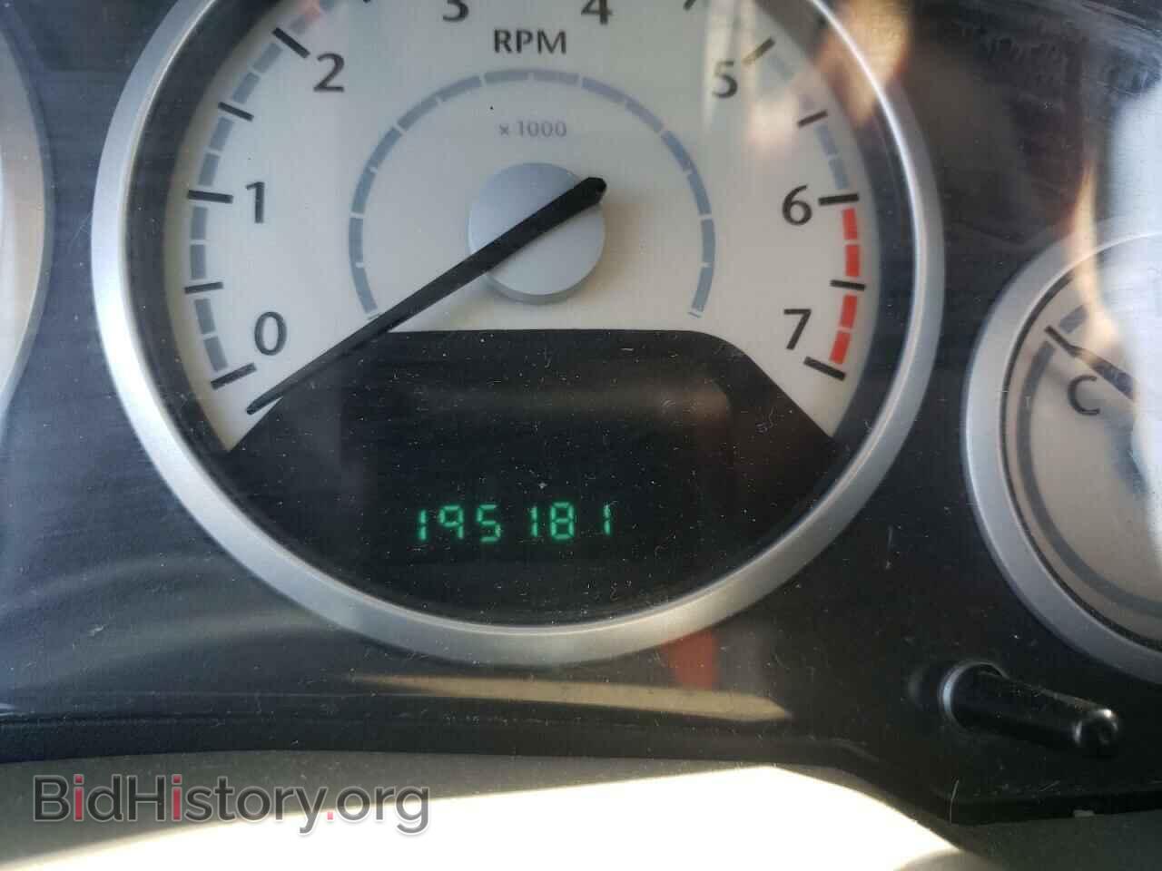 2008 CHRYSLER MINIVAN - VIN: 2A8HR44H88R620914 - Фото 8